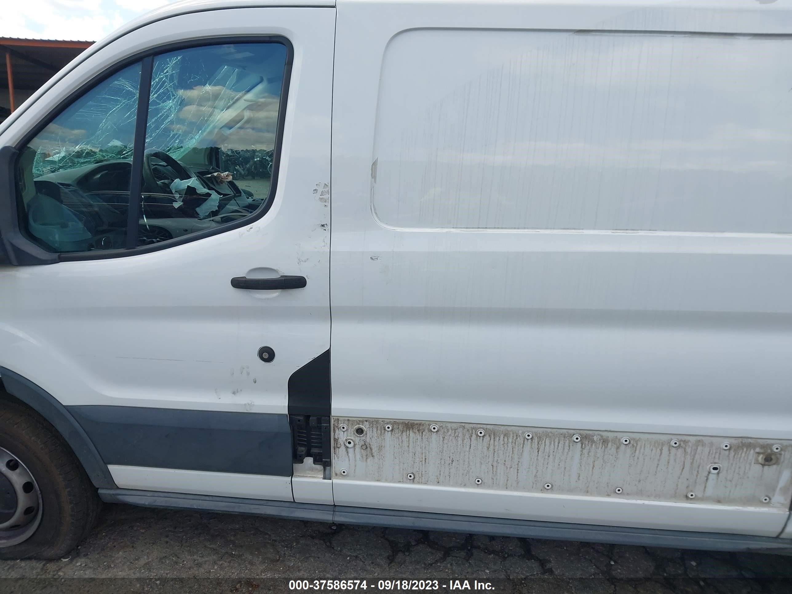 Photo 13 VIN: 1FTNR1ZG6FKA30392 - FORD TRANSIT 