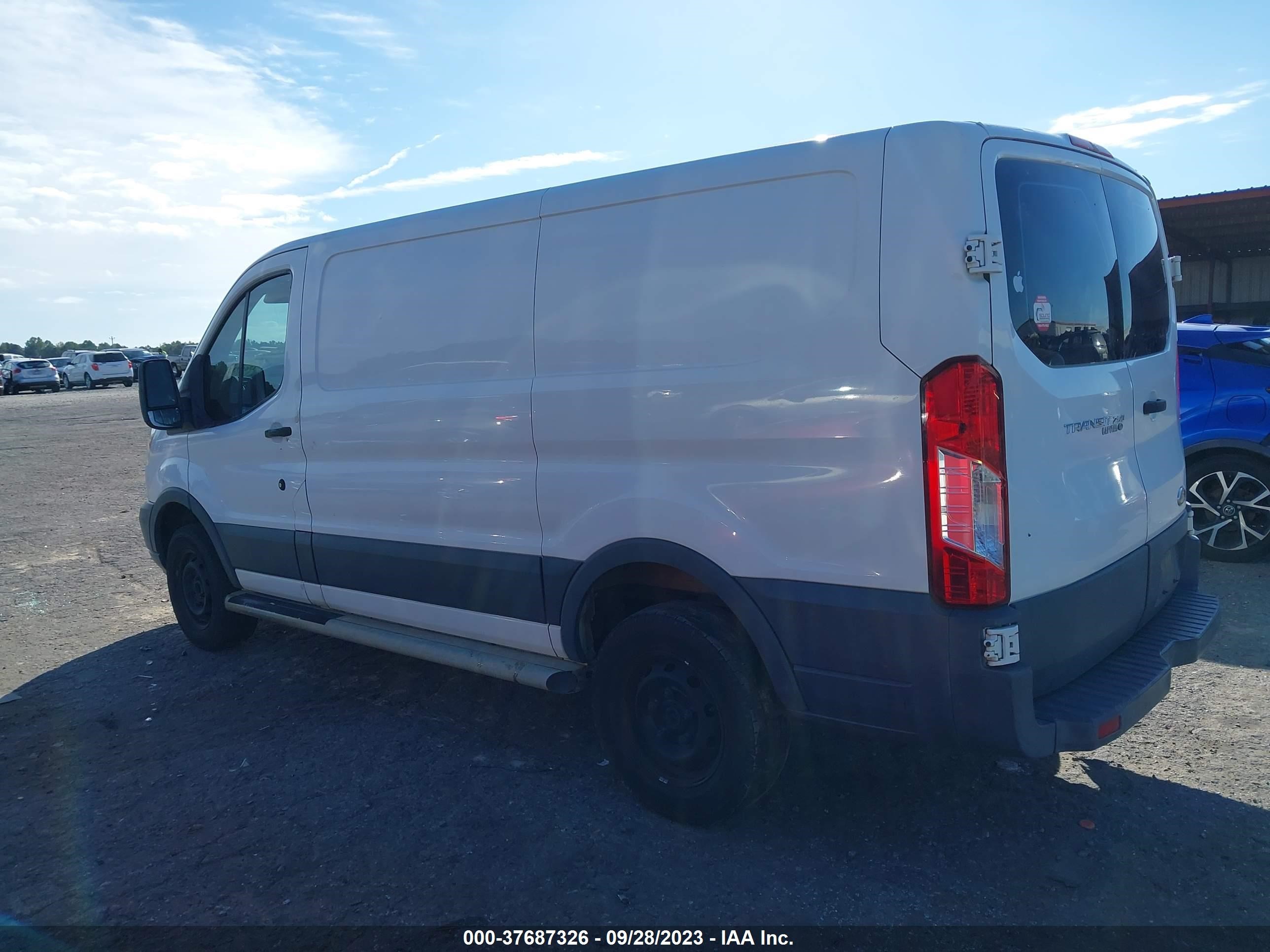 Photo 12 VIN: 1FTNR1ZM4FKB20761 - FORD TRANSIT 