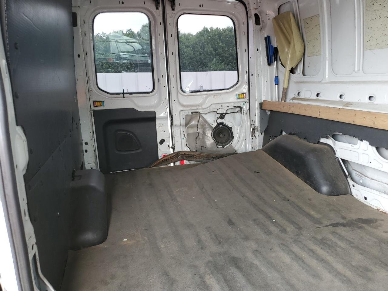 Photo 9 VIN: 1FTNR2CM3FKA05048 - FORD TRANSIT 