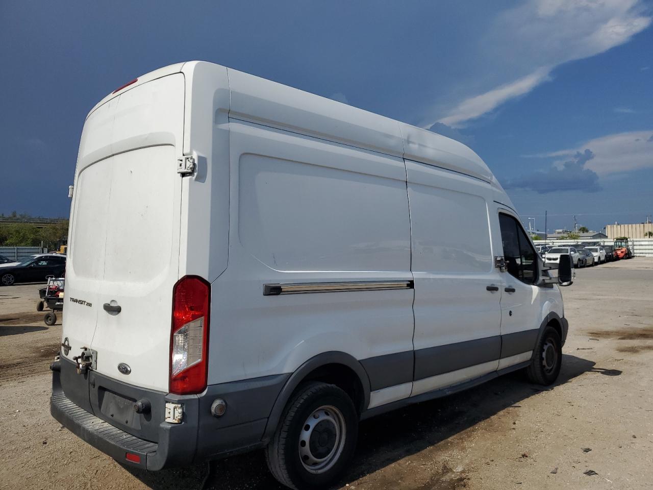 Photo 2 VIN: 1FTNR2XV3FKA42930 - FORD TRANSIT 