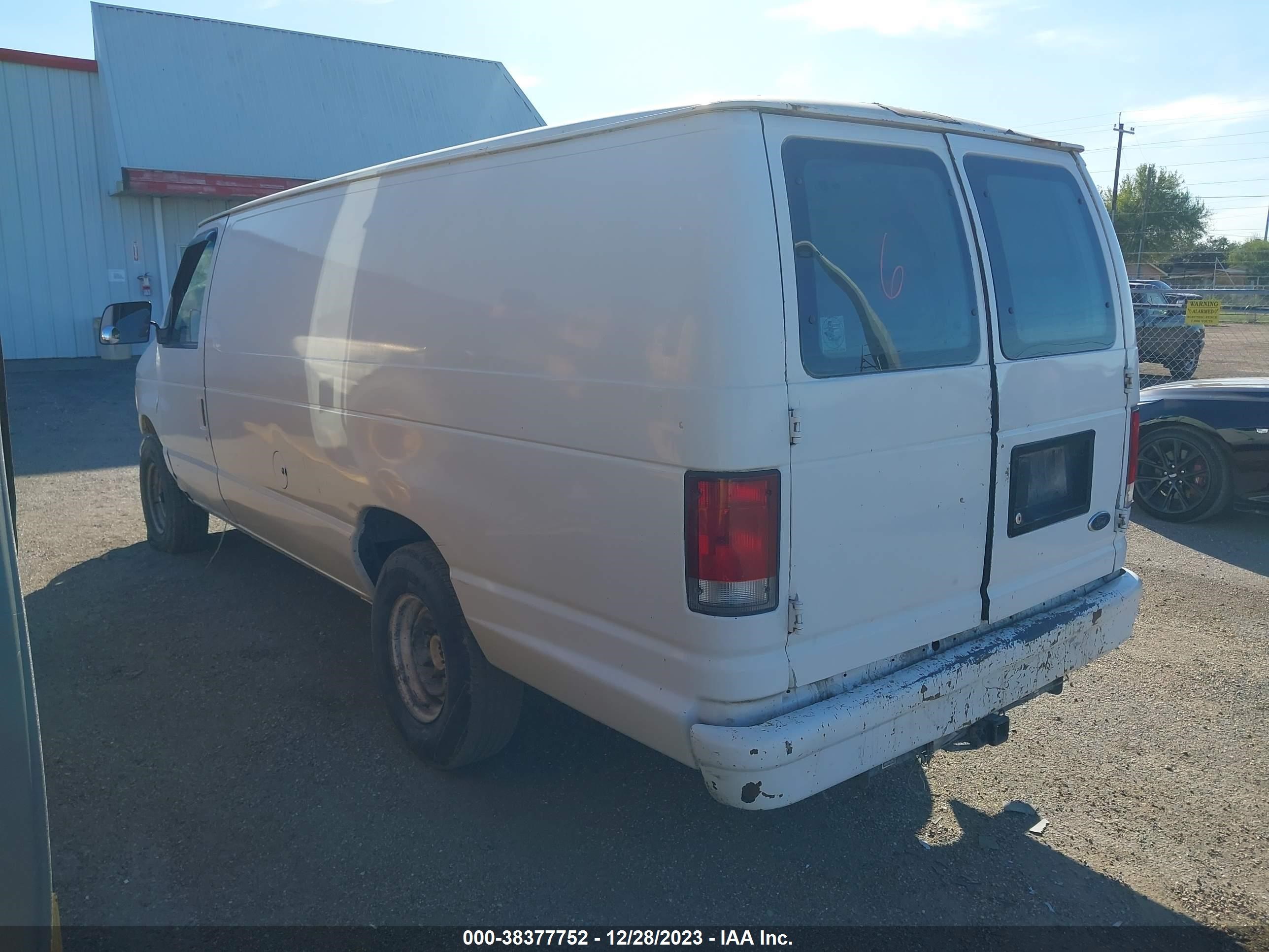 Photo 2 VIN: 1FTNS24L7YHB13117 - FORD ECONOLINE 