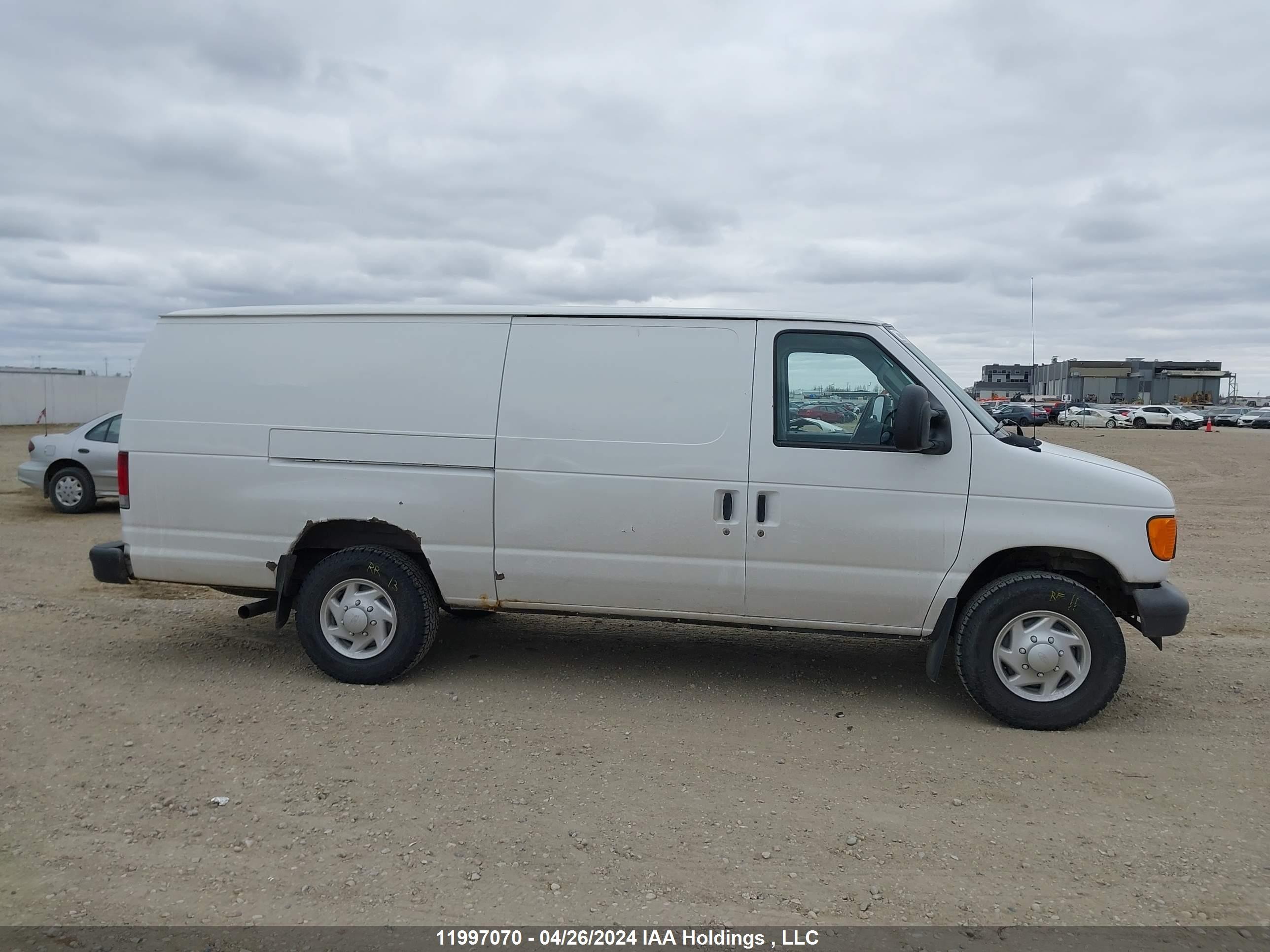 Photo 12 VIN: 1FTNS24L87DA36697 - FORD ECONOLINE 