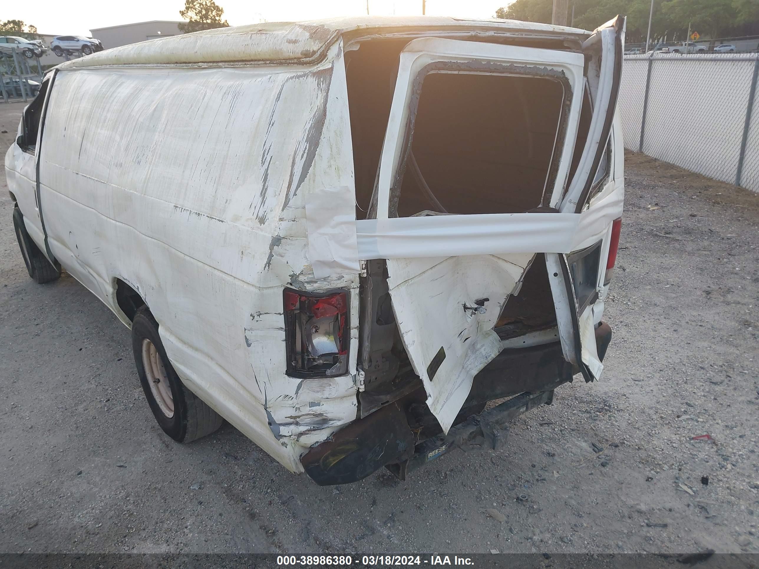 Photo 12 VIN: 1FTNS24W14HB31567 - FORD ECONOLINE 