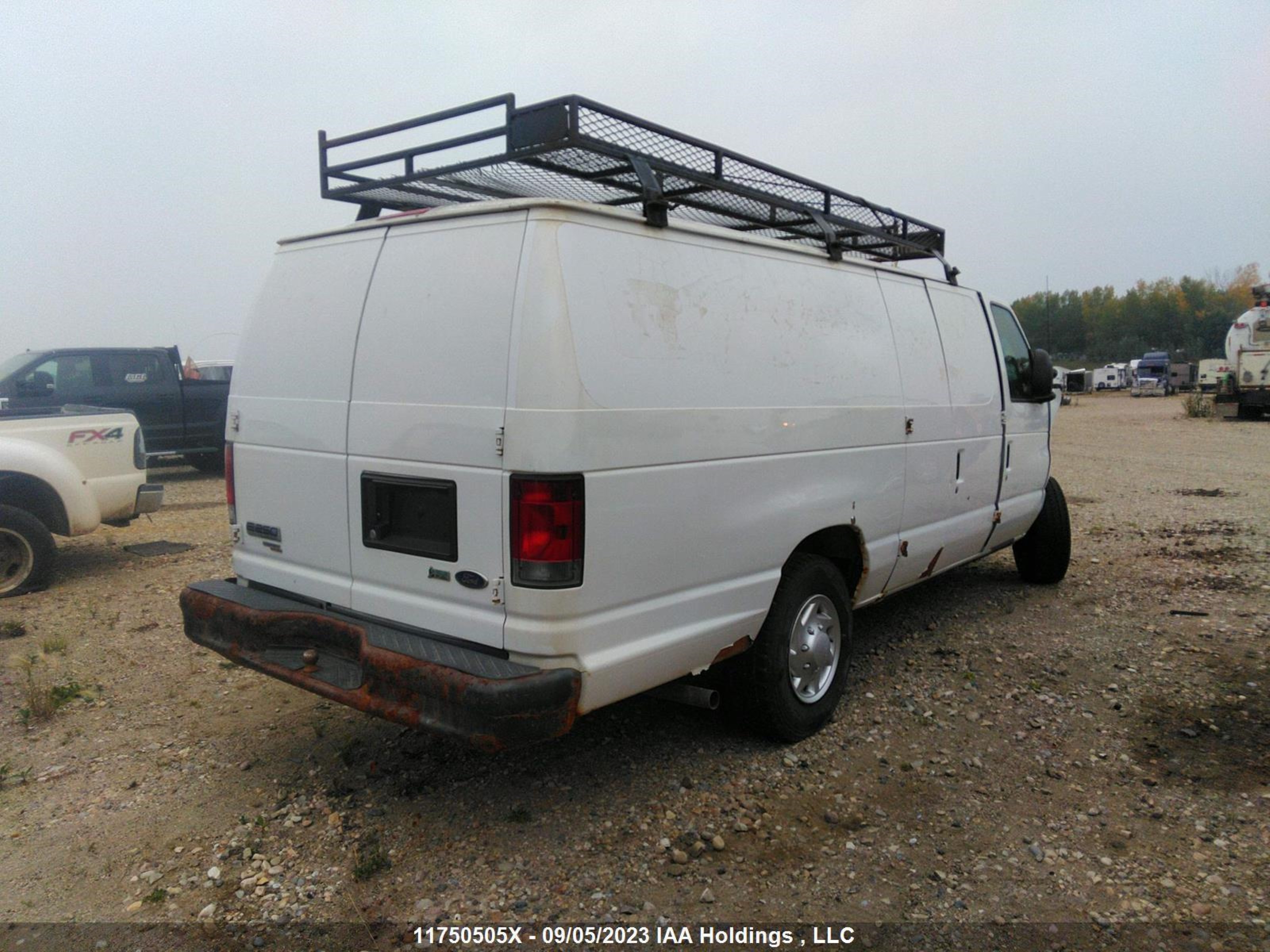 Photo 3 VIN: 1FTNS2EW6BDA84197 - FORD ECONOLINE 