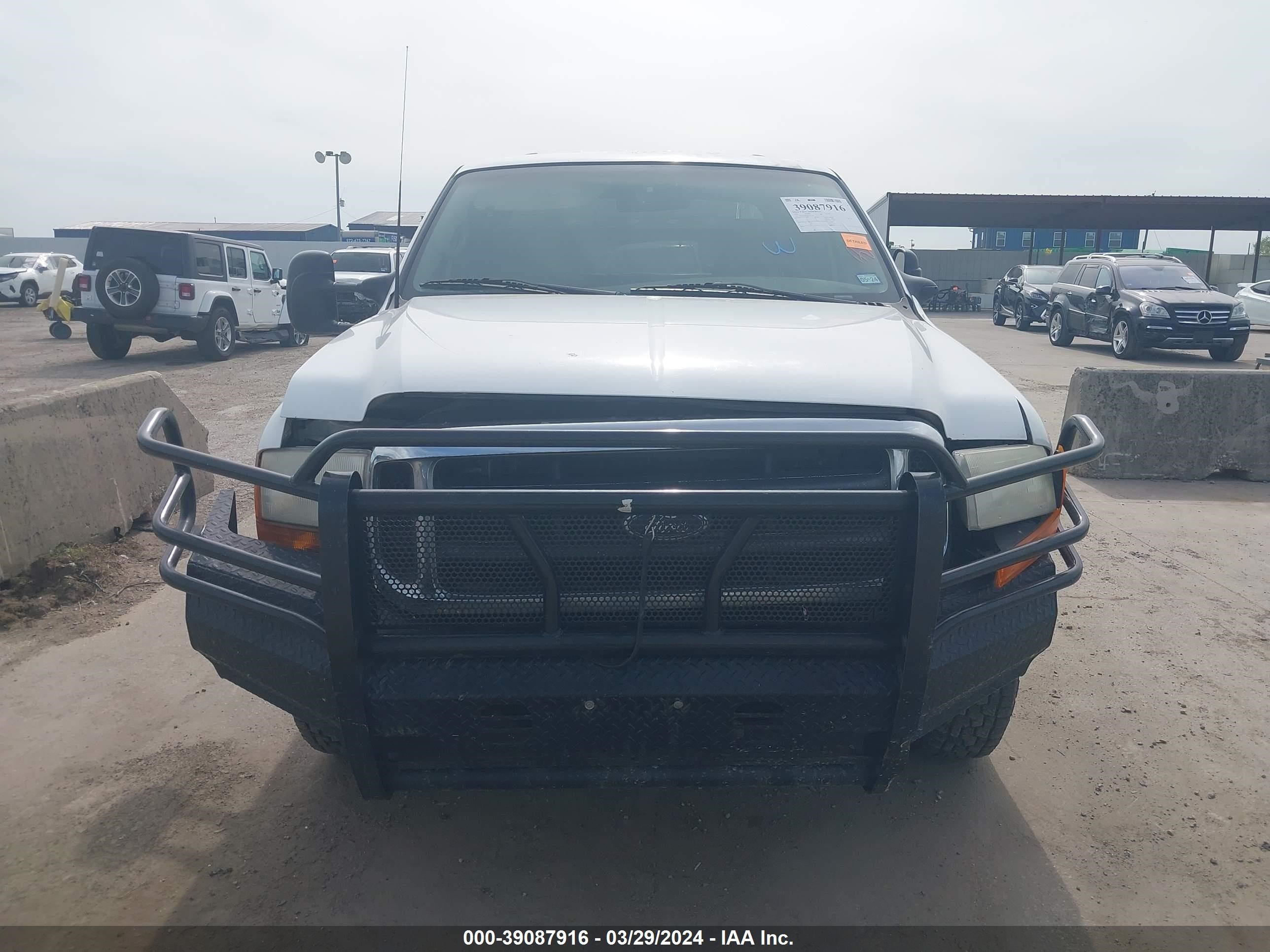 Photo 5 VIN: 1FTNW20F4XEE02959 - FORD F250 