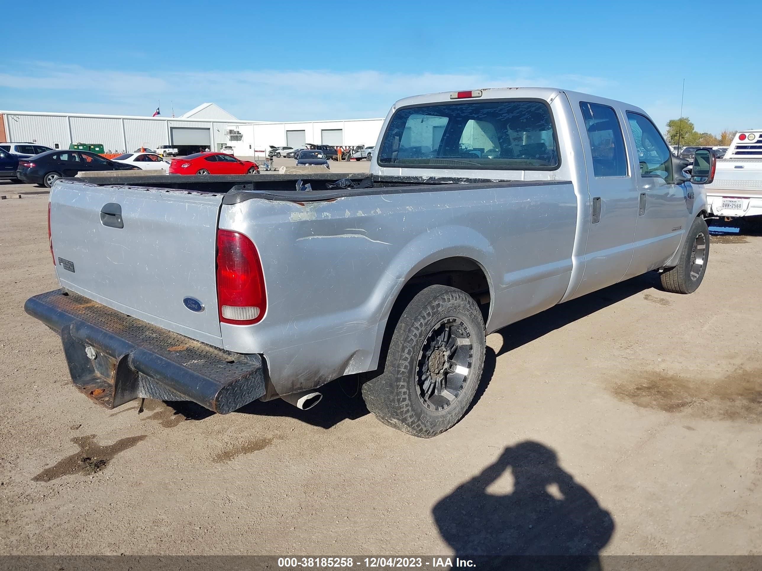 Photo 3 VIN: 1FTNW20F4YEC47279 - FORD F250 