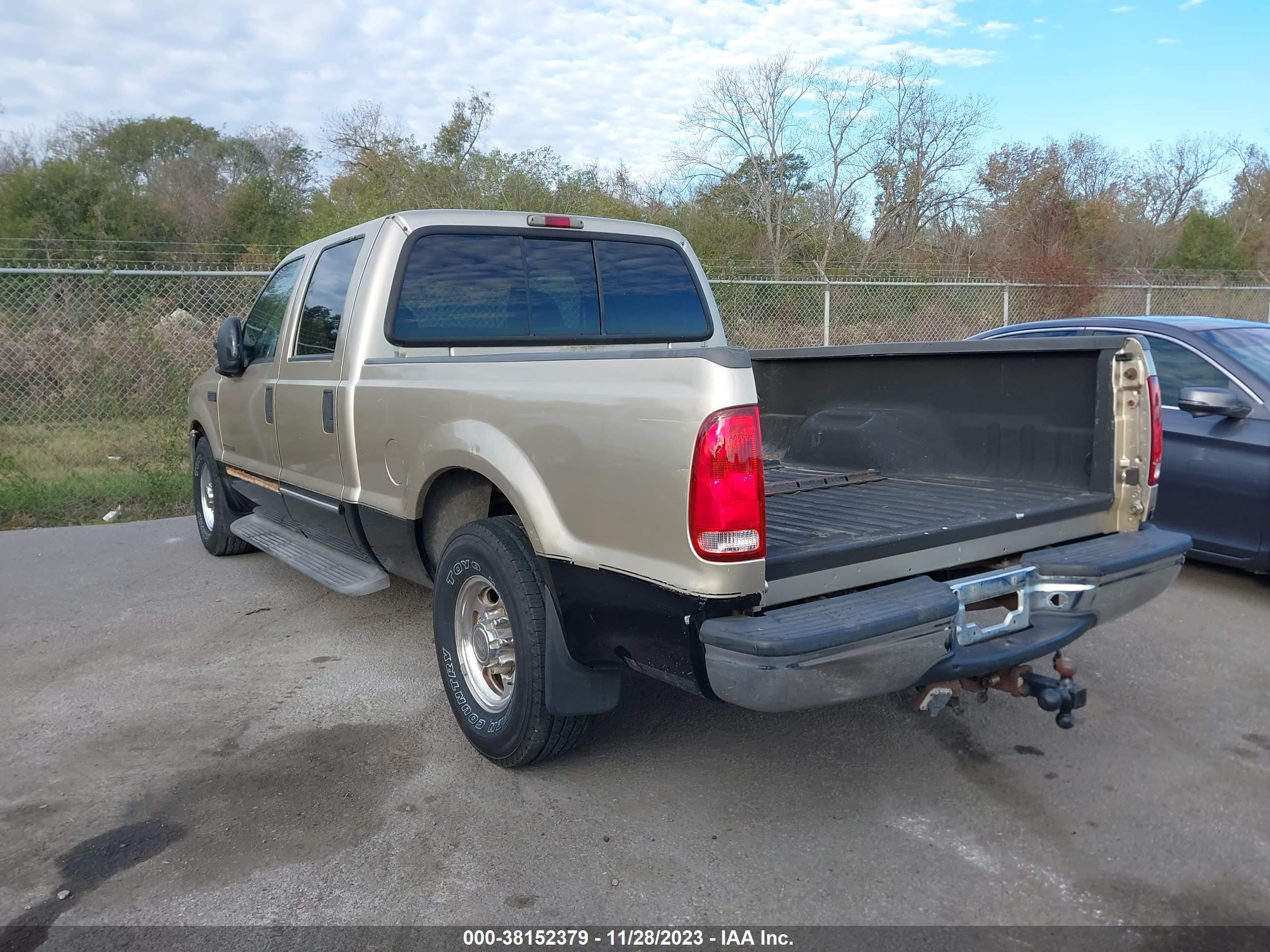 Photo 2 VIN: 1FTNW20F4YEE30441 - FORD F250 