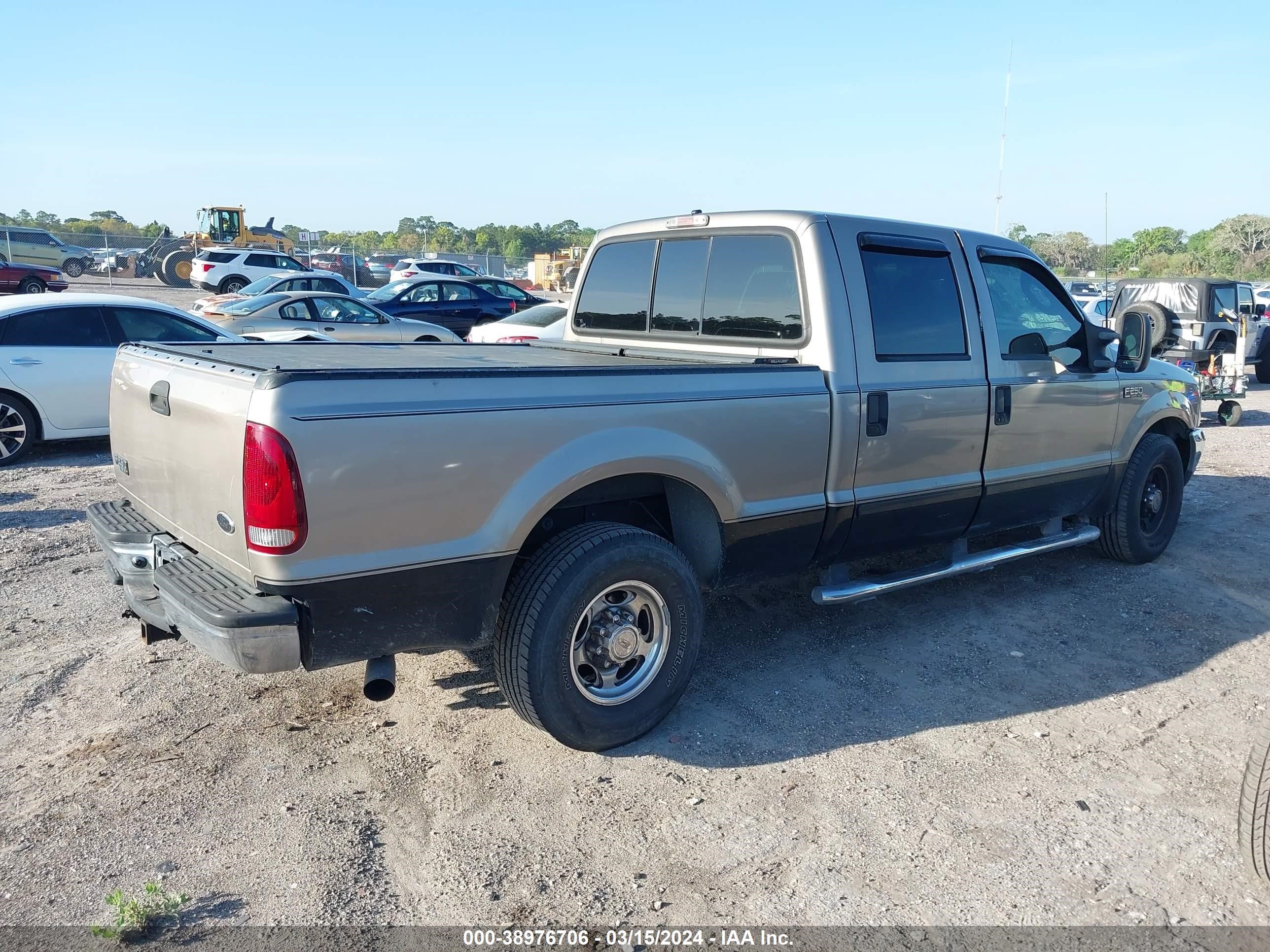 Photo 3 VIN: 1FTNW20L13EA76652 - FORD F250 