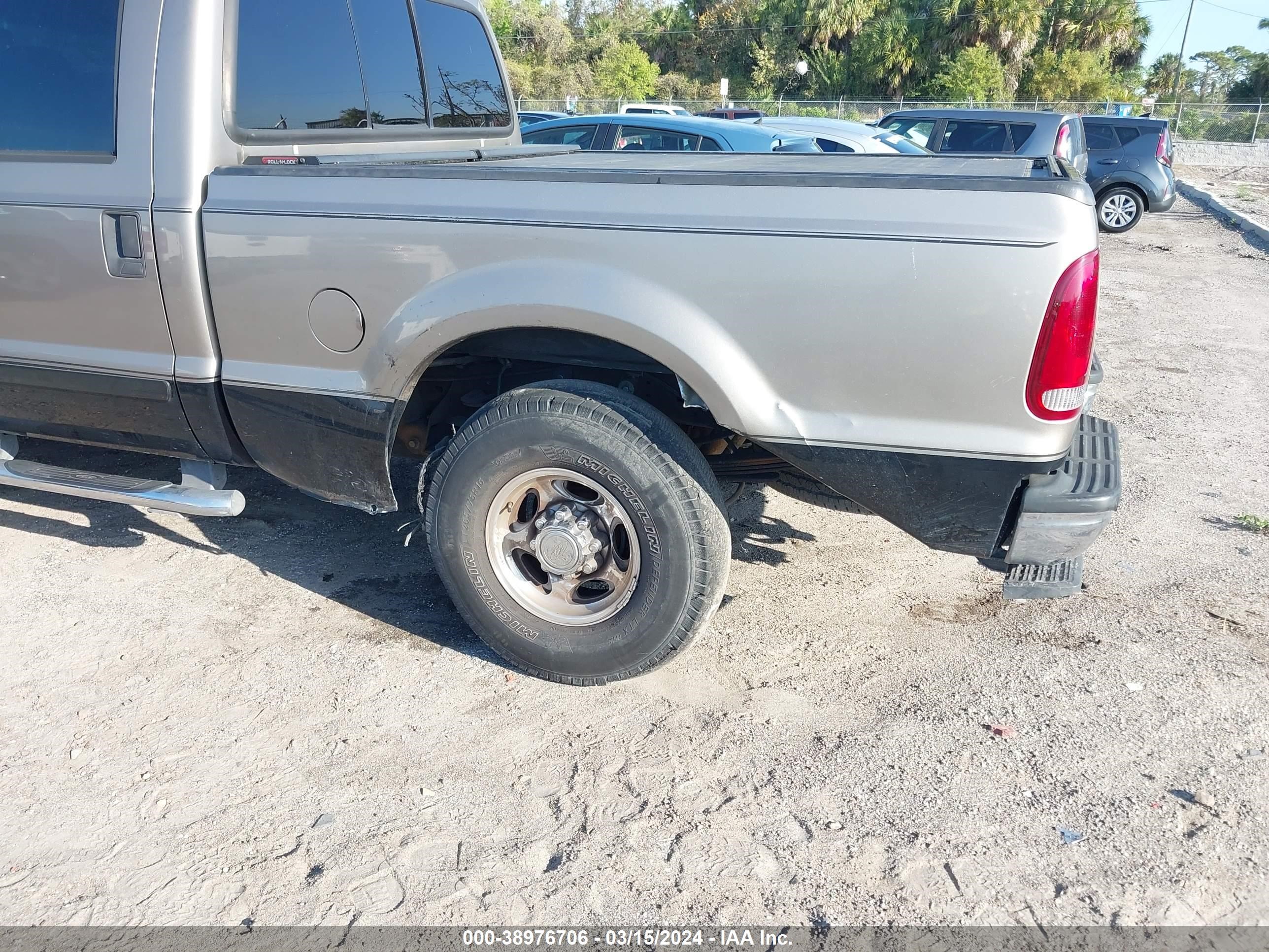 Photo 5 VIN: 1FTNW20L13EA76652 - FORD F250 