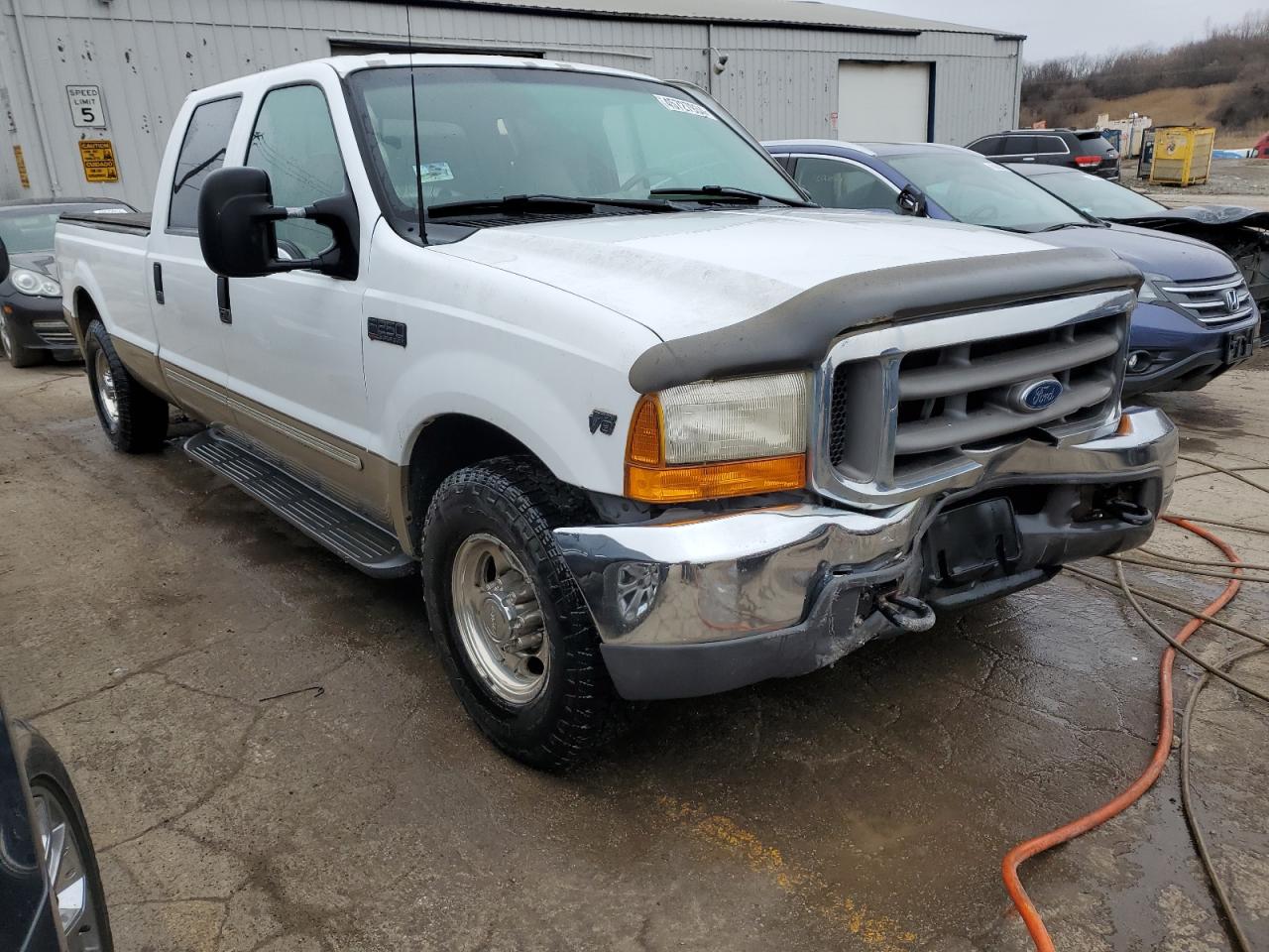 Photo 3 VIN: 1FTNW20L9YED74681 - FORD F250 