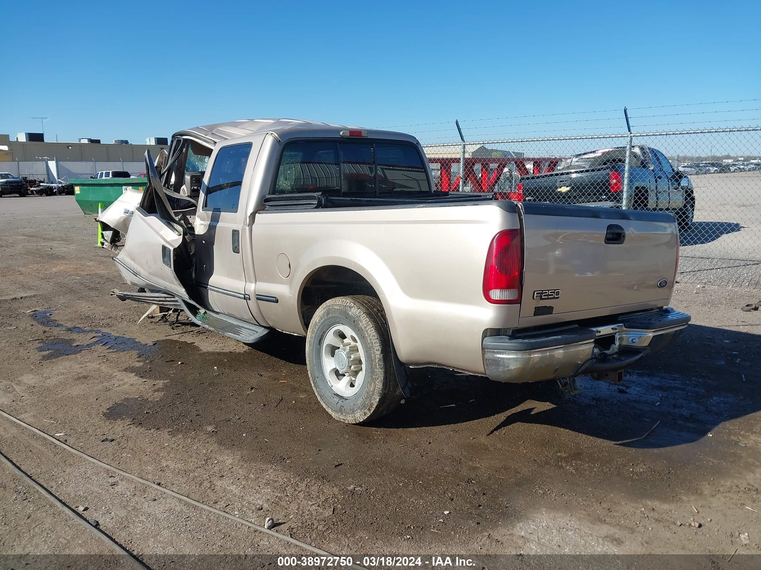 Photo 2 VIN: 1FTNW20S7XEA60825 - FORD F250 