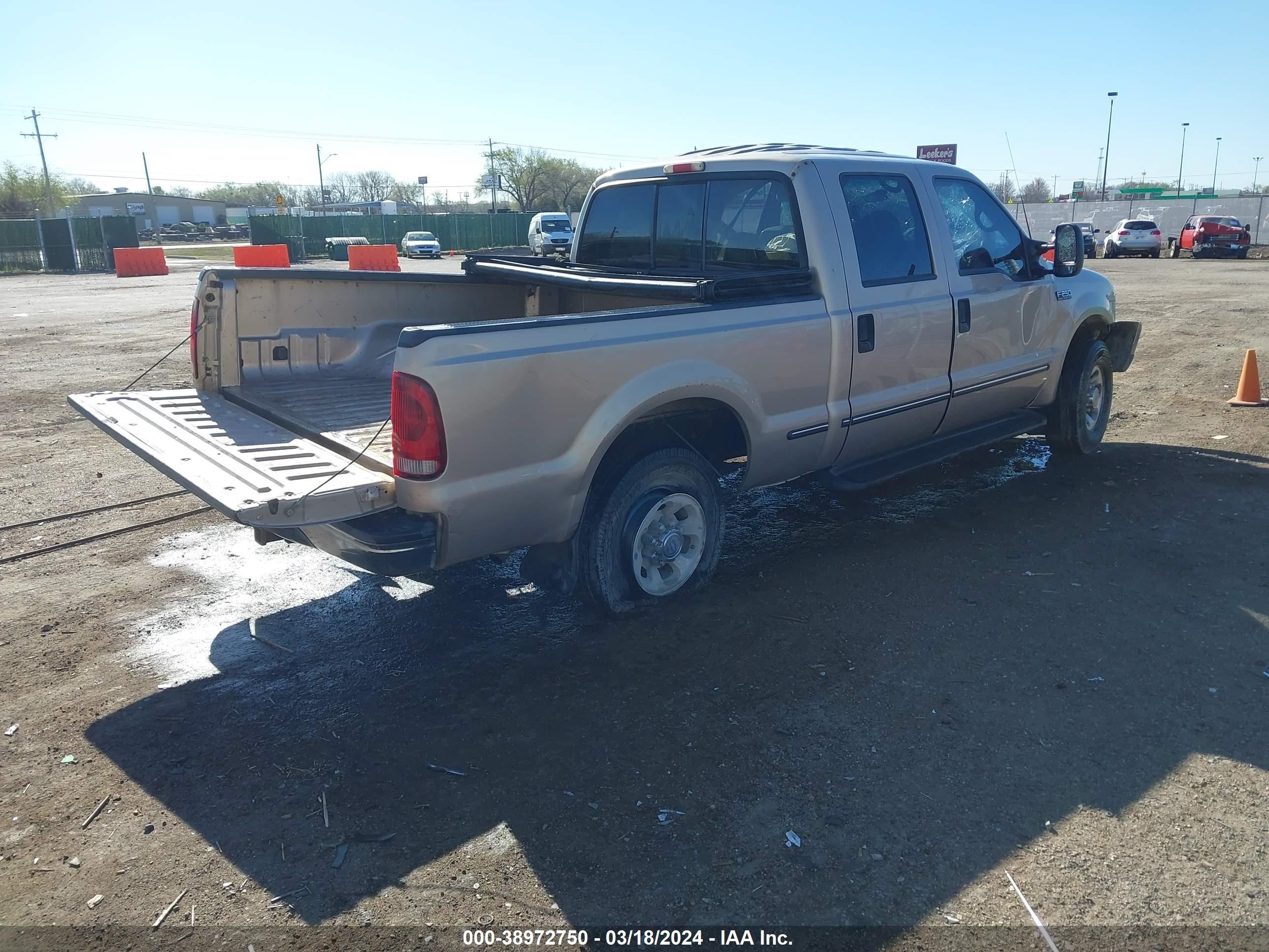 Photo 3 VIN: 1FTNW20S7XEA60825 - FORD F250 