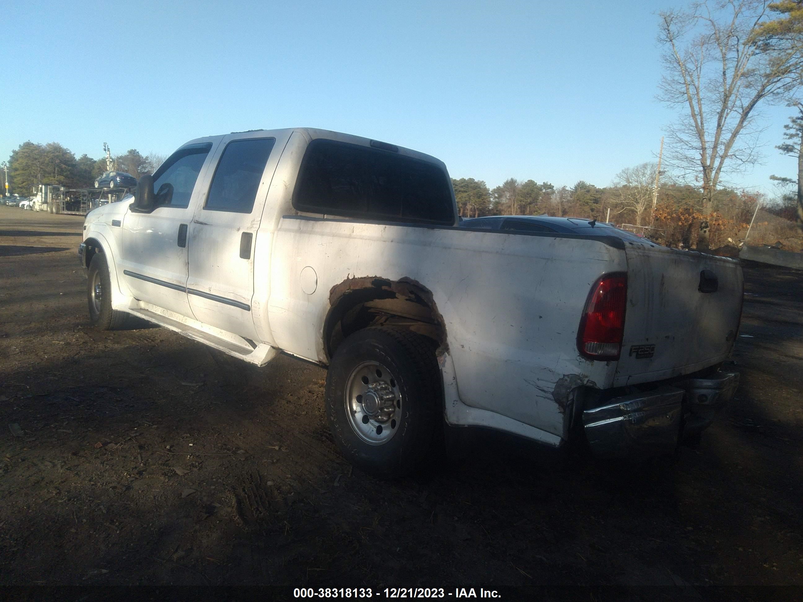 Photo 2 VIN: 1FTNW20SXYEE01460 - FORD F250 