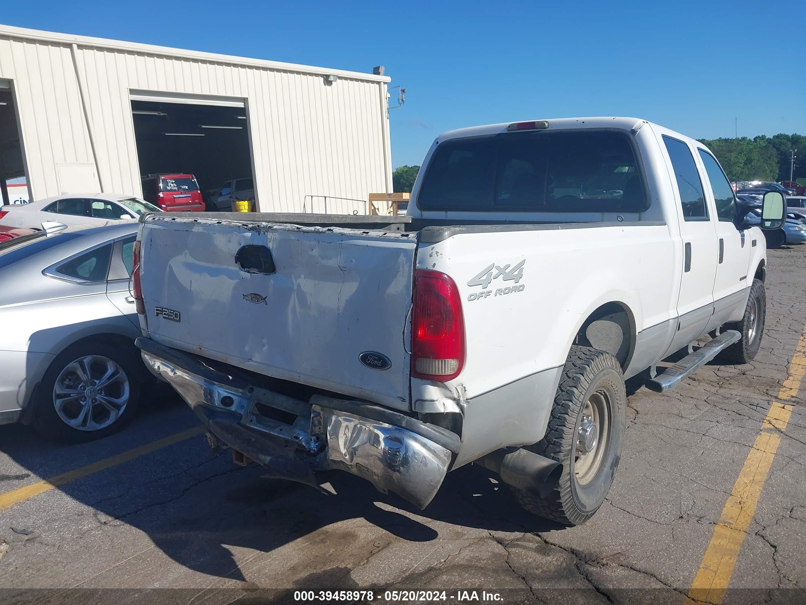 Photo 3 VIN: 1FTNW21F02EA06518 - FORD F250 