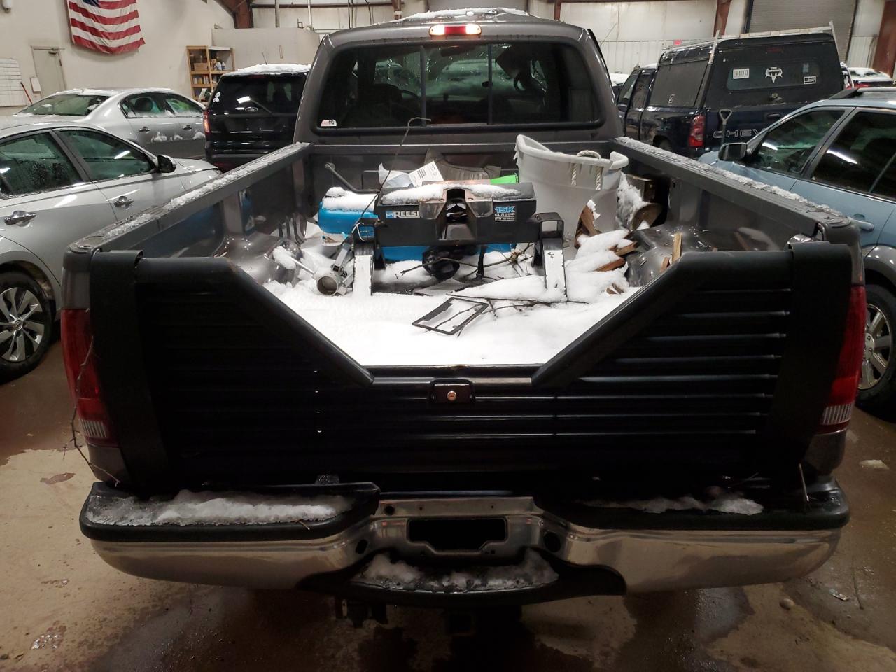 Photo 5 VIN: 1FTNW21F02EC76137 - FORD F250 