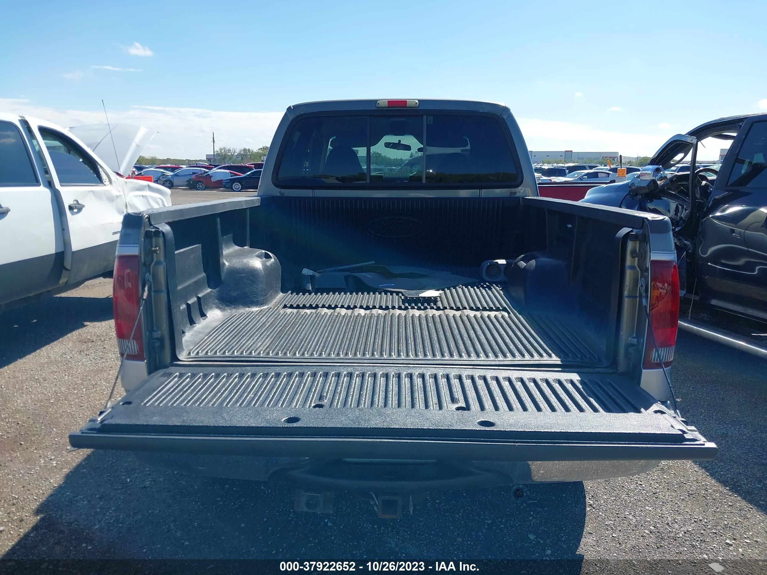 Photo 11 VIN: 1FTNW21F41EC64023 - FORD F250 