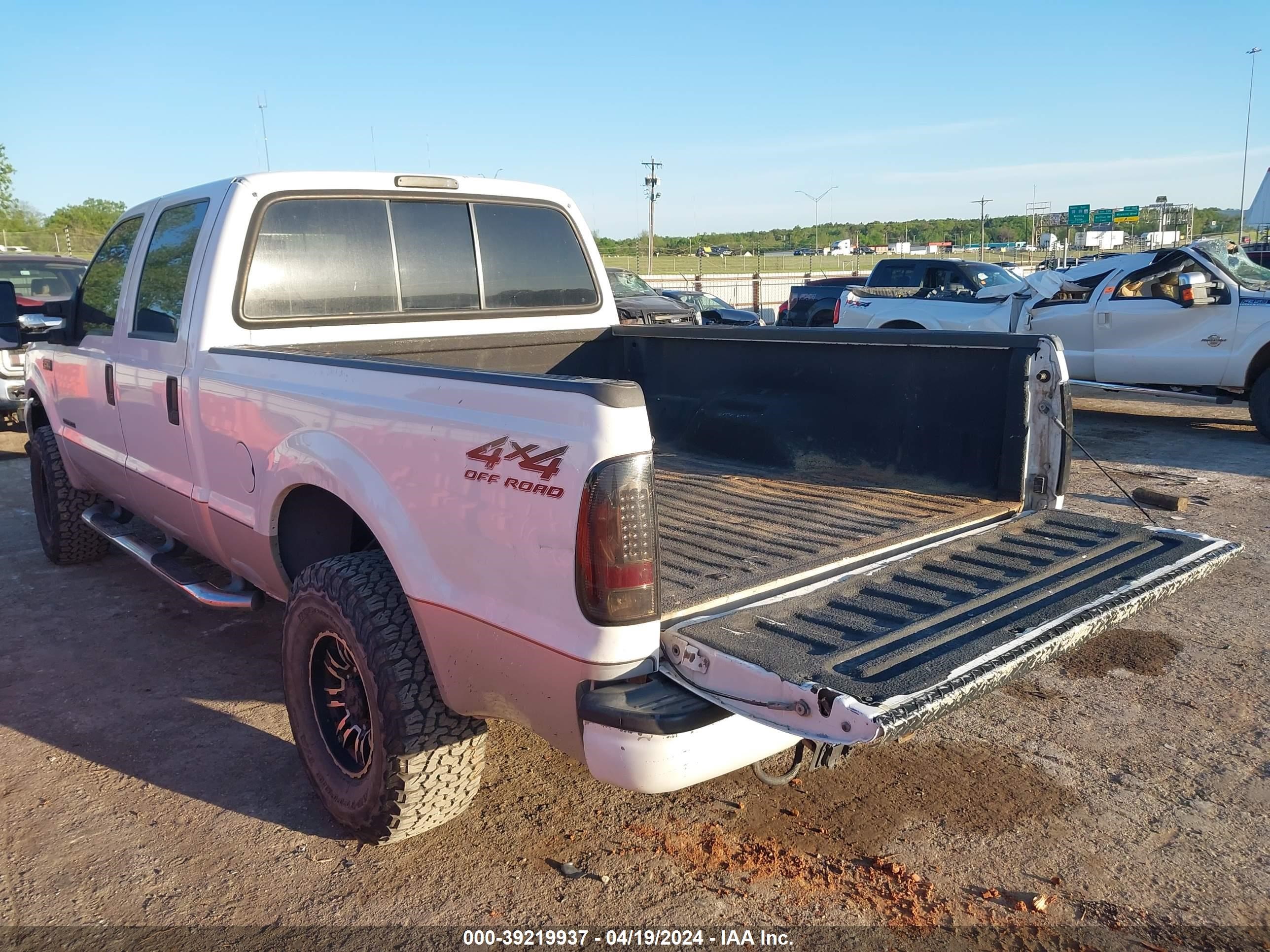 Photo 2 VIN: 1FTNW21F62EA06071 - FORD F250 