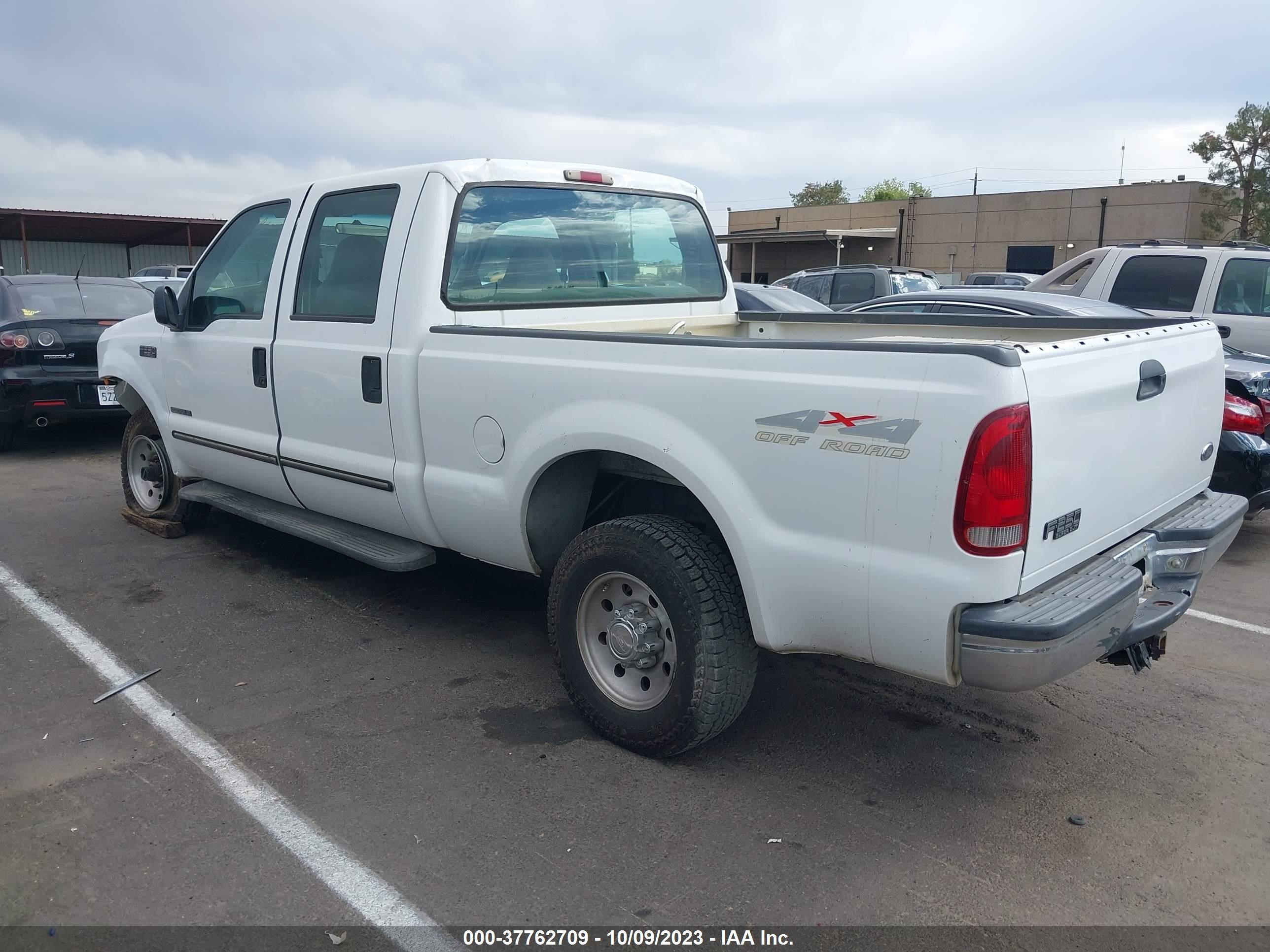 Photo 2 VIN: 1FTNW21F9XEE50214 - FORD F250 