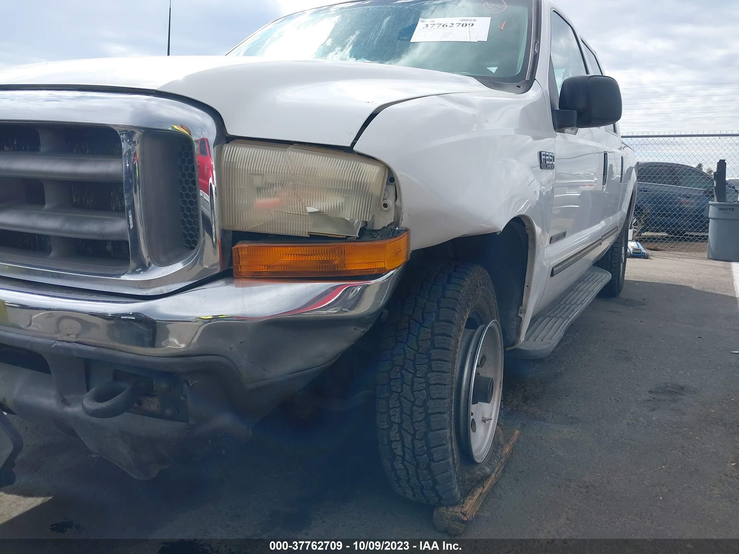 Photo 5 VIN: 1FTNW21F9XEE50214 - FORD F250 