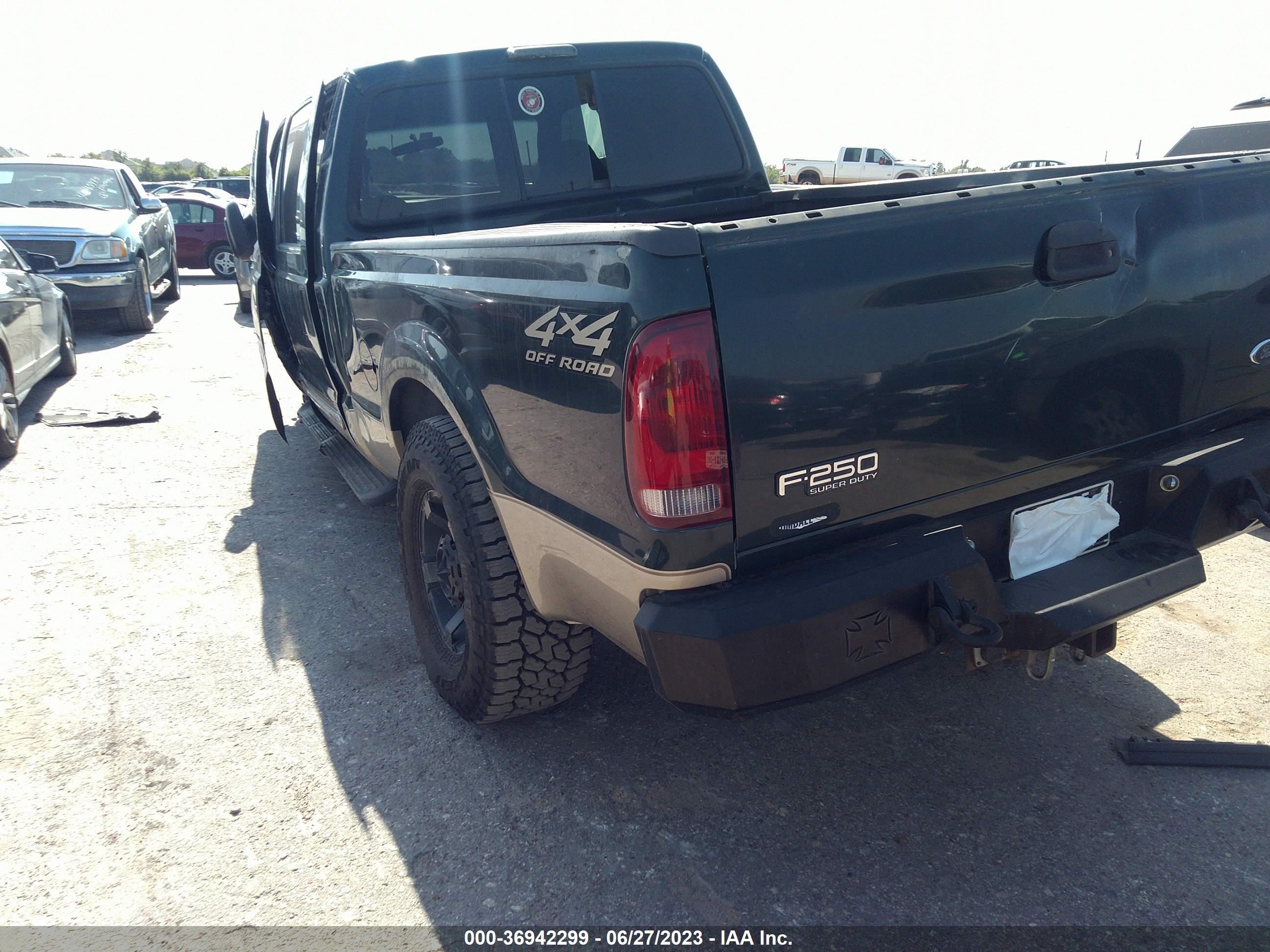 Photo 2 VIN: 1FTNW21FX1EA01759 - FORD F250 