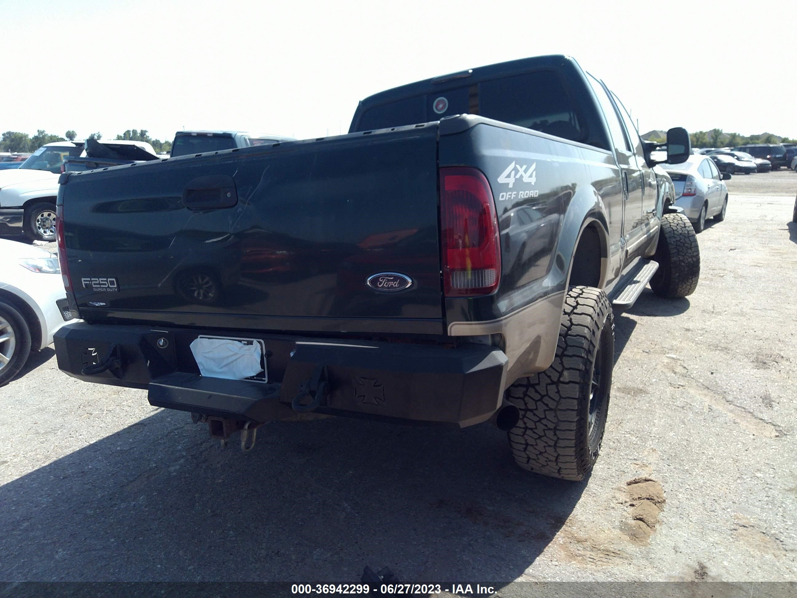 Photo 3 VIN: 1FTNW21FX1EA01759 - FORD F250 