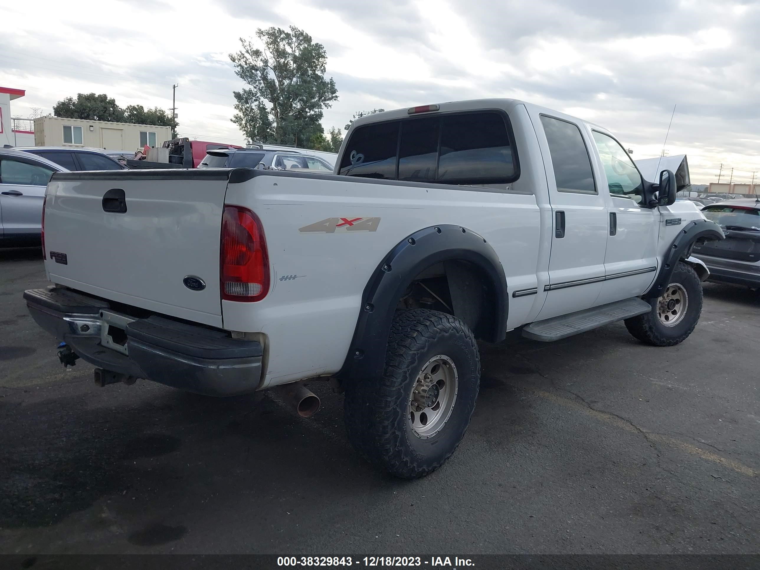 Photo 3 VIN: 1FTNW21L0XEB39485 - FORD F250 