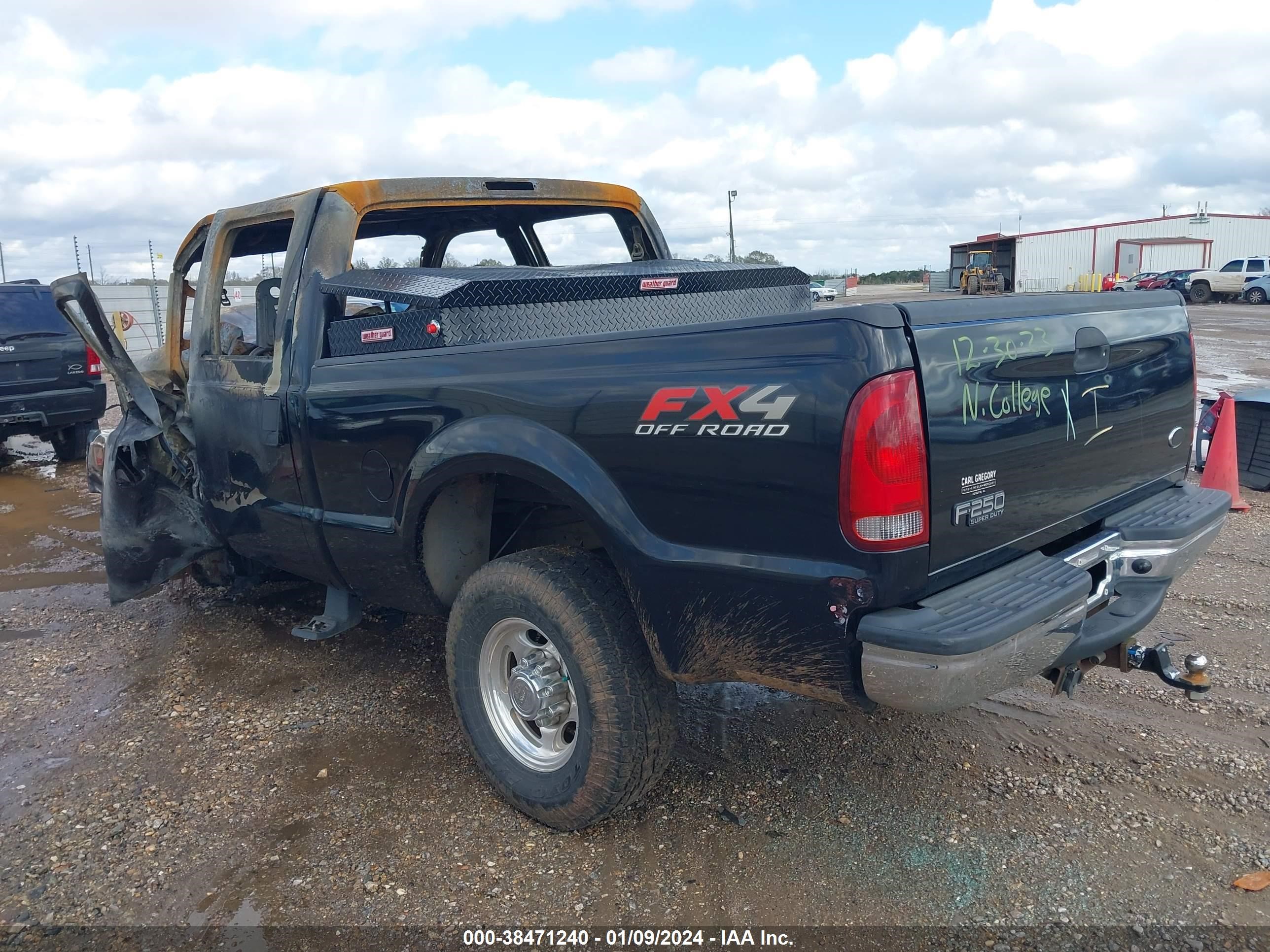 Photo 2 VIN: 1FTNW21L44EA19166 - FORD F250 