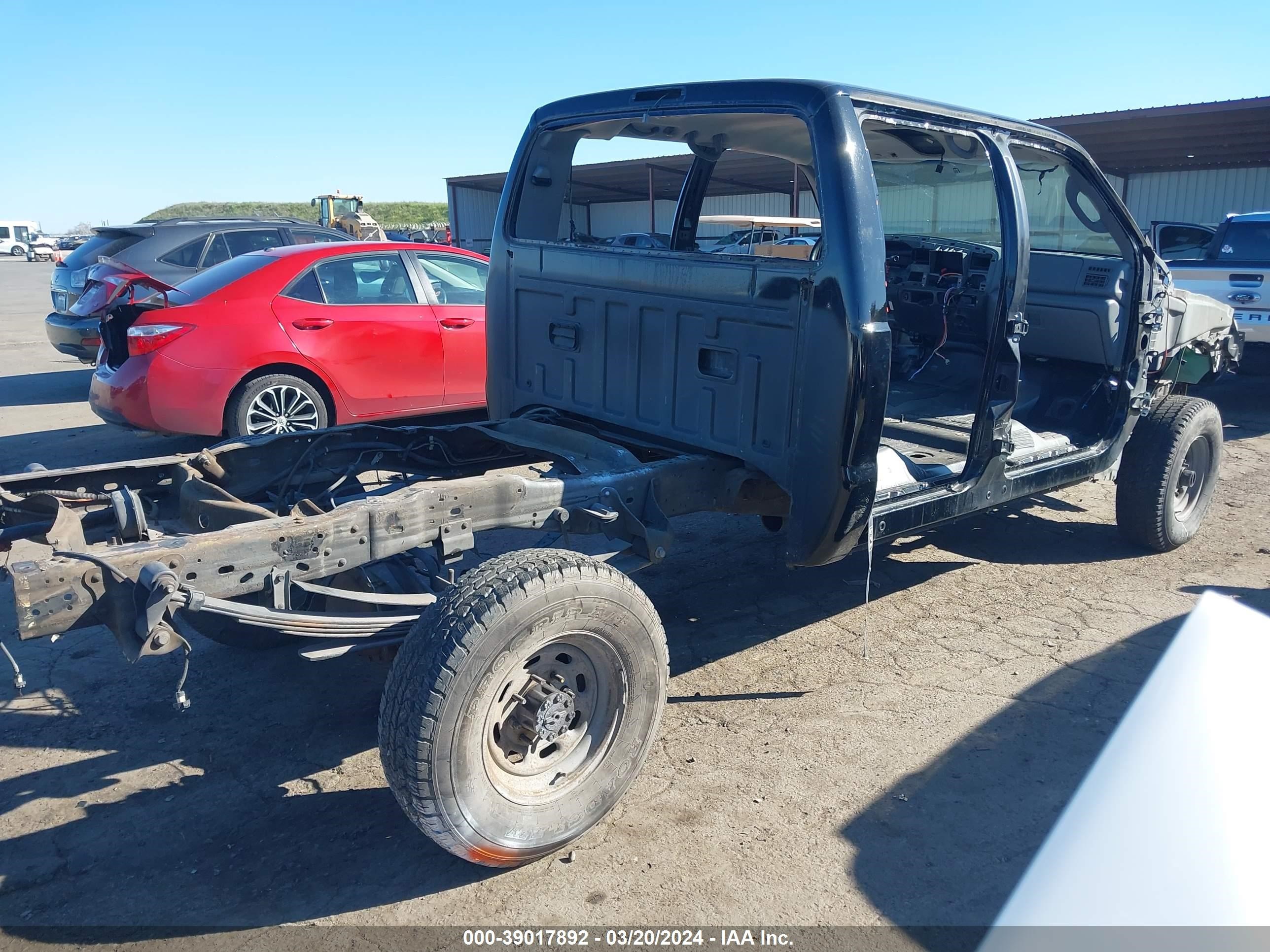 Photo 3 VIN: 1FTNW21PX3EC26338 - FORD F250 