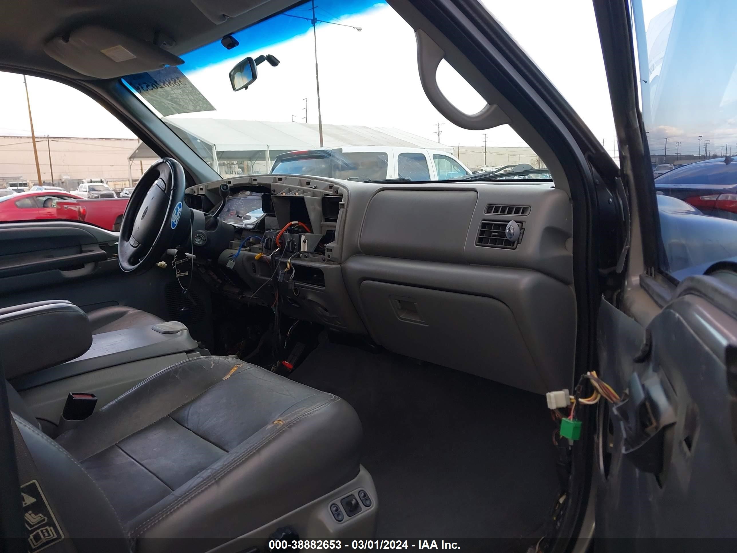 Photo 4 VIN: 1FTNW21S02EC29056 - FORD F250 