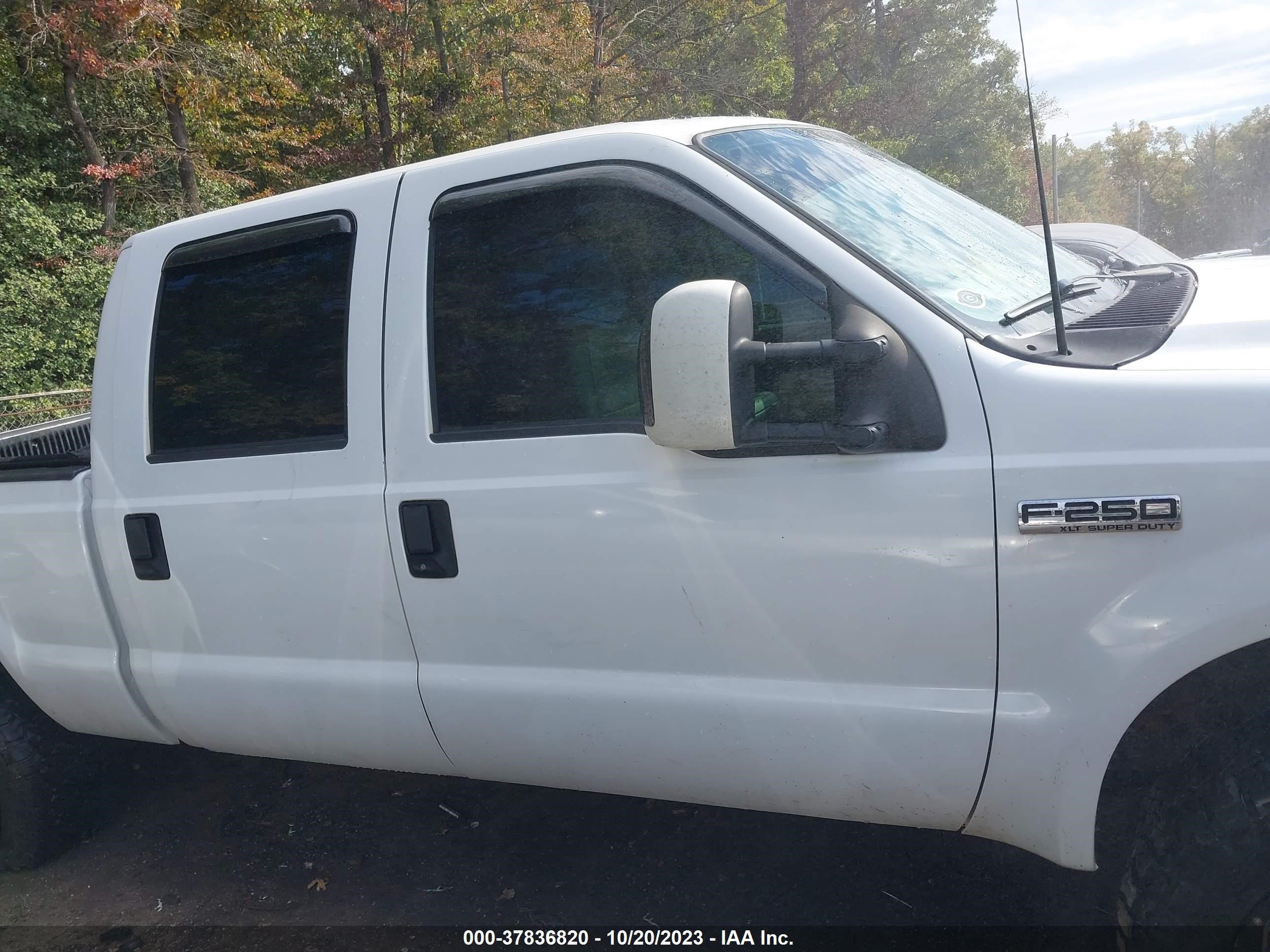 Photo 11 VIN: 1FTNW21S31EA67342 - FORD F250 