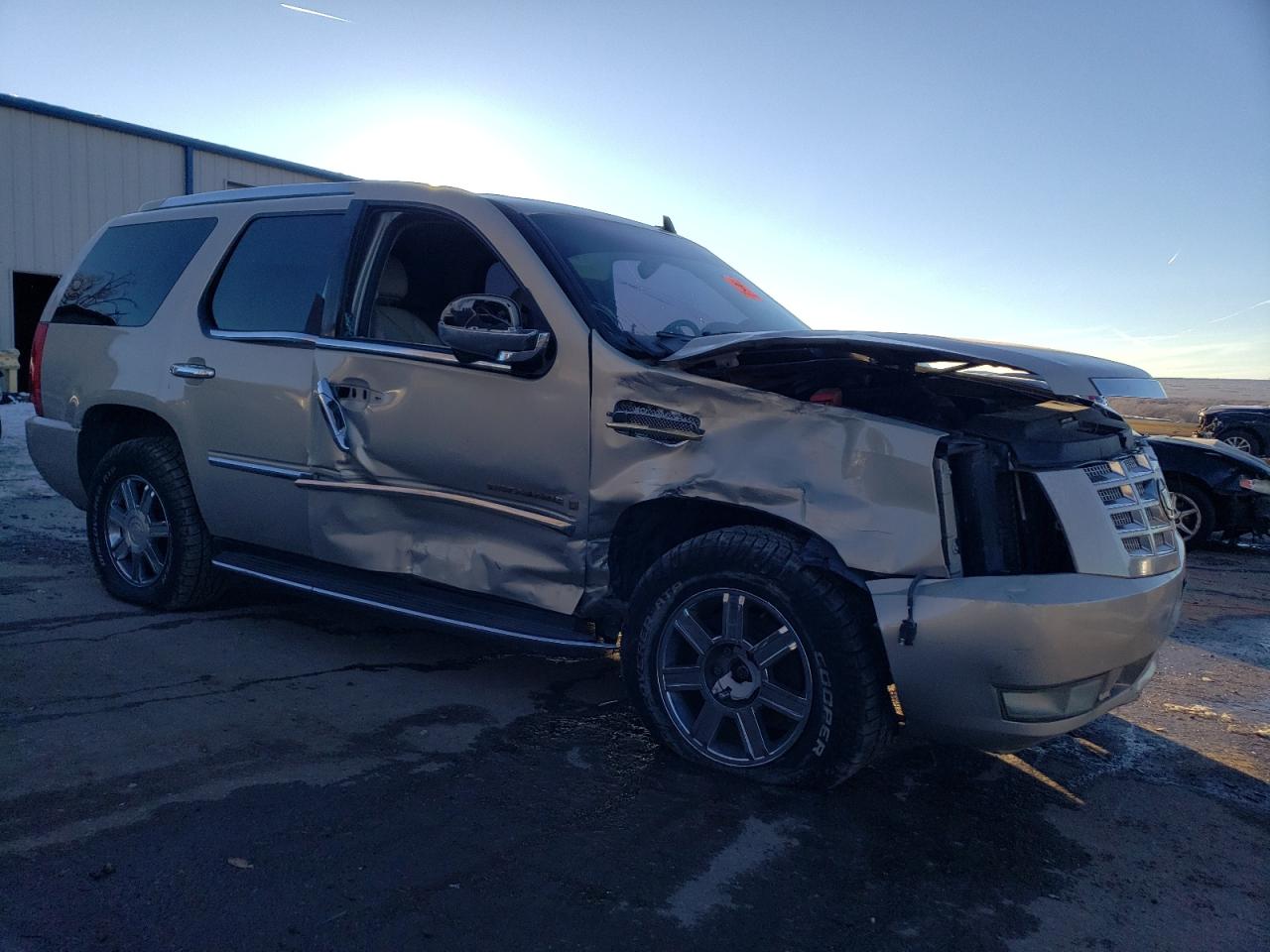 Photo 3 VIN: 1FTNW21SXYEC65815 - CADILLAC ESCALADE 