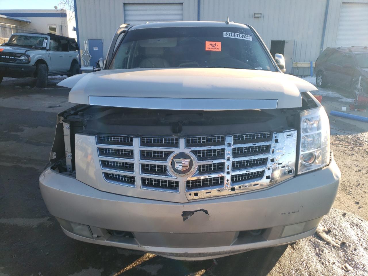 Photo 4 VIN: 1FTNW21SXYEC65815 - CADILLAC ESCALADE 