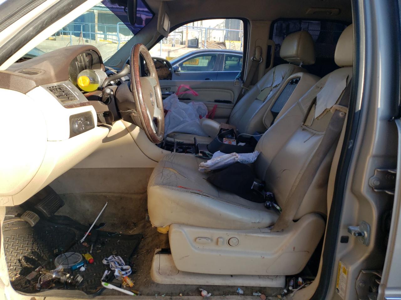 Photo 6 VIN: 1FTNW21SXYEC65815 - CADILLAC ESCALADE 