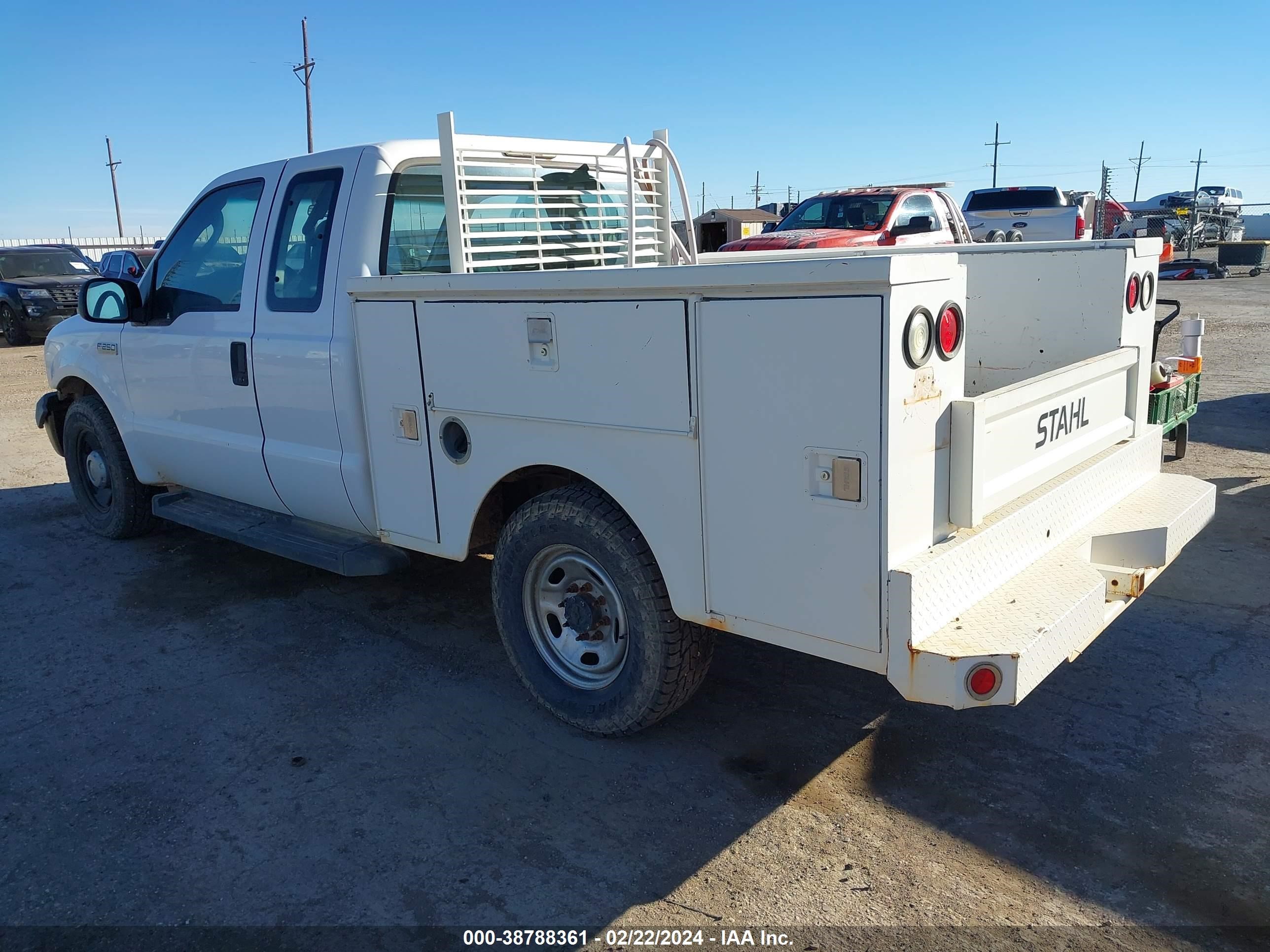 Photo 2 VIN: 1FTNX20547EB27615 - FORD F250 