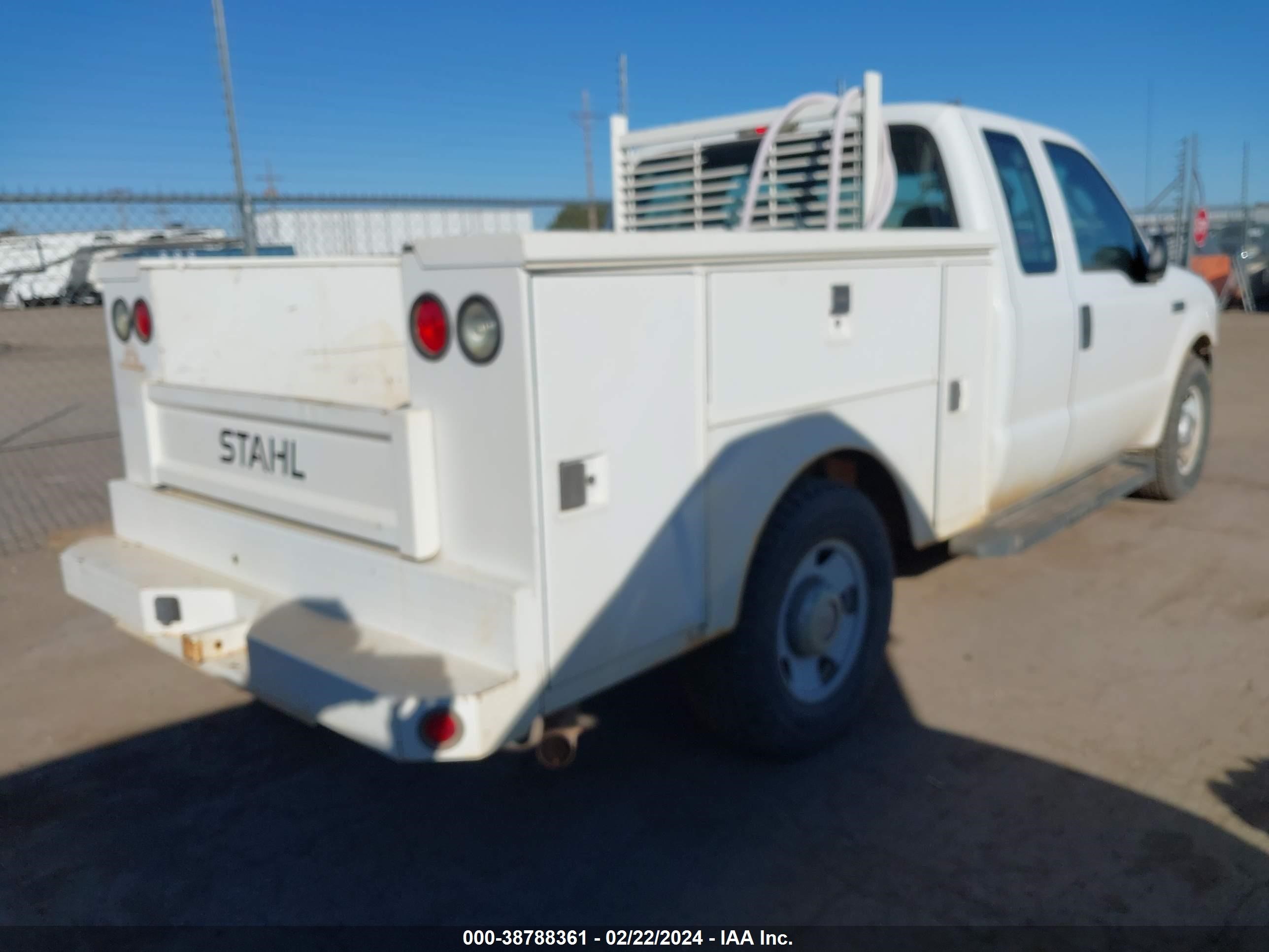 Photo 3 VIN: 1FTNX20547EB27615 - FORD F250 