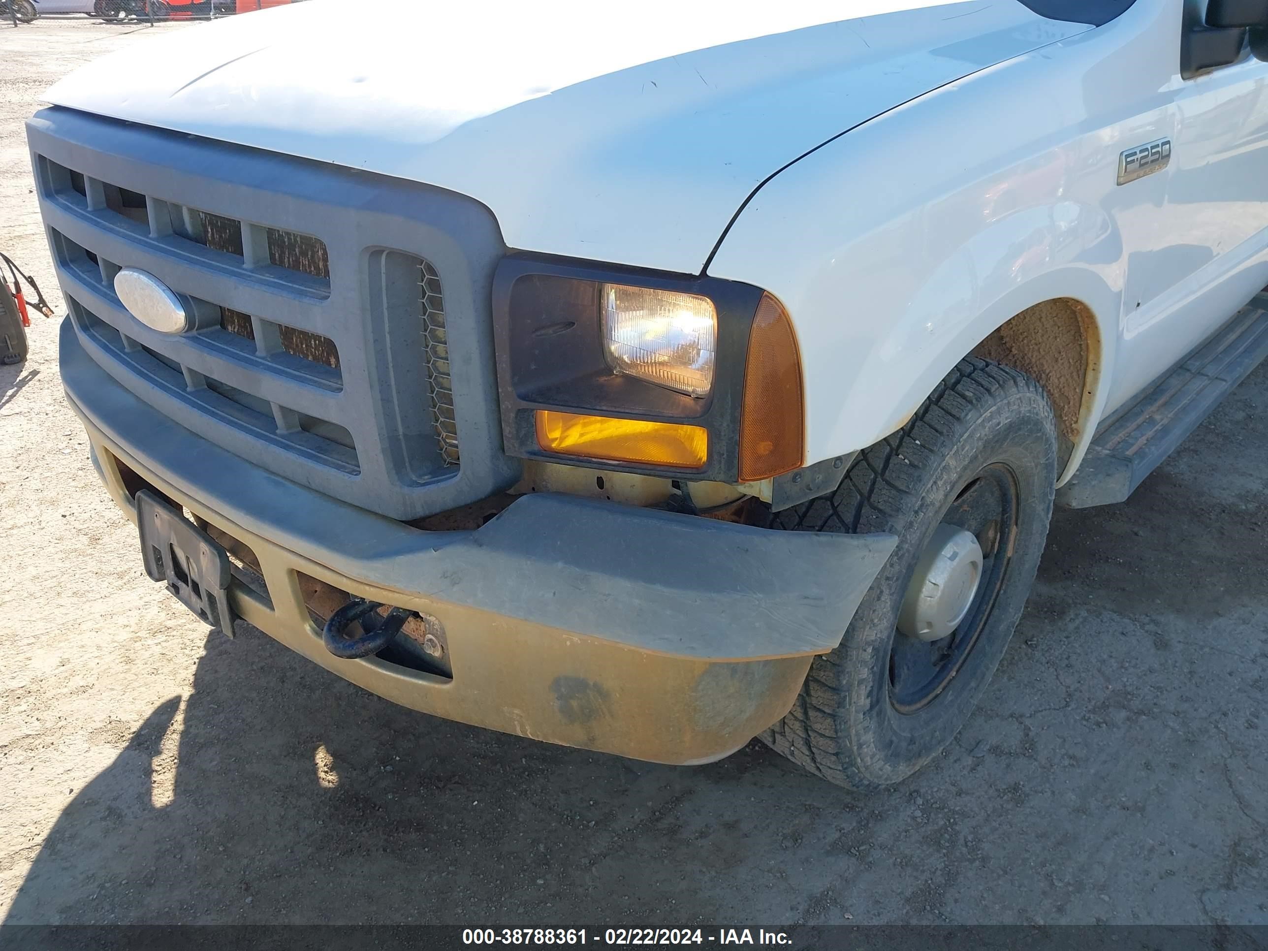 Photo 5 VIN: 1FTNX20547EB27615 - FORD F250 