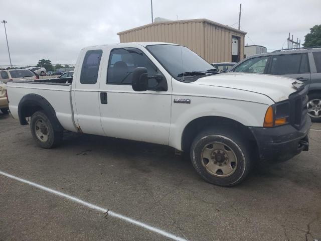 Photo 3 VIN: 1FTNX205X5EC34133 - FORD F250 