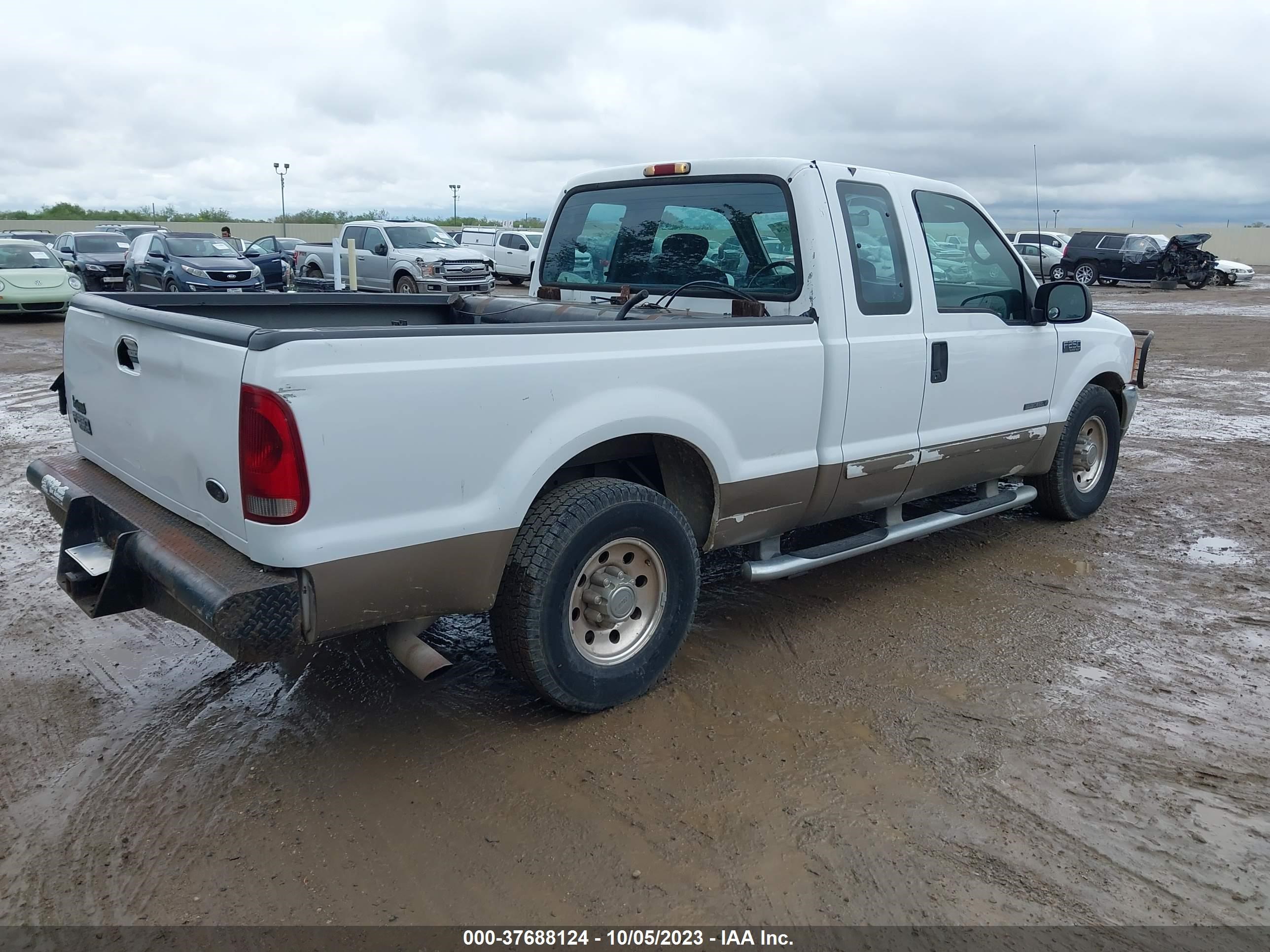 Photo 3 VIN: 1FTNX20F11EA84836 - FORD F250 