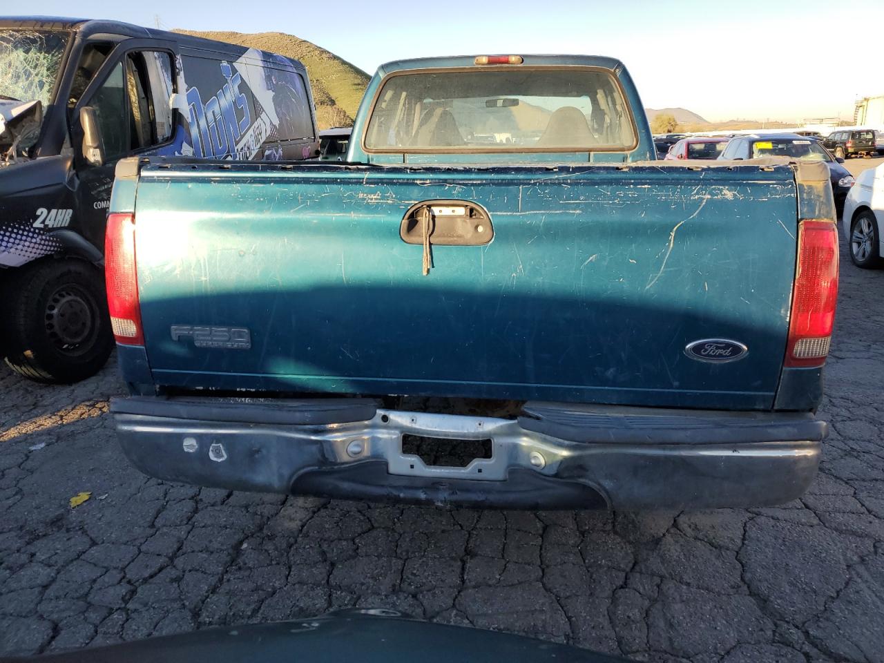 Photo 5 VIN: 1FTNX20L1YEA45129 - FORD F250 