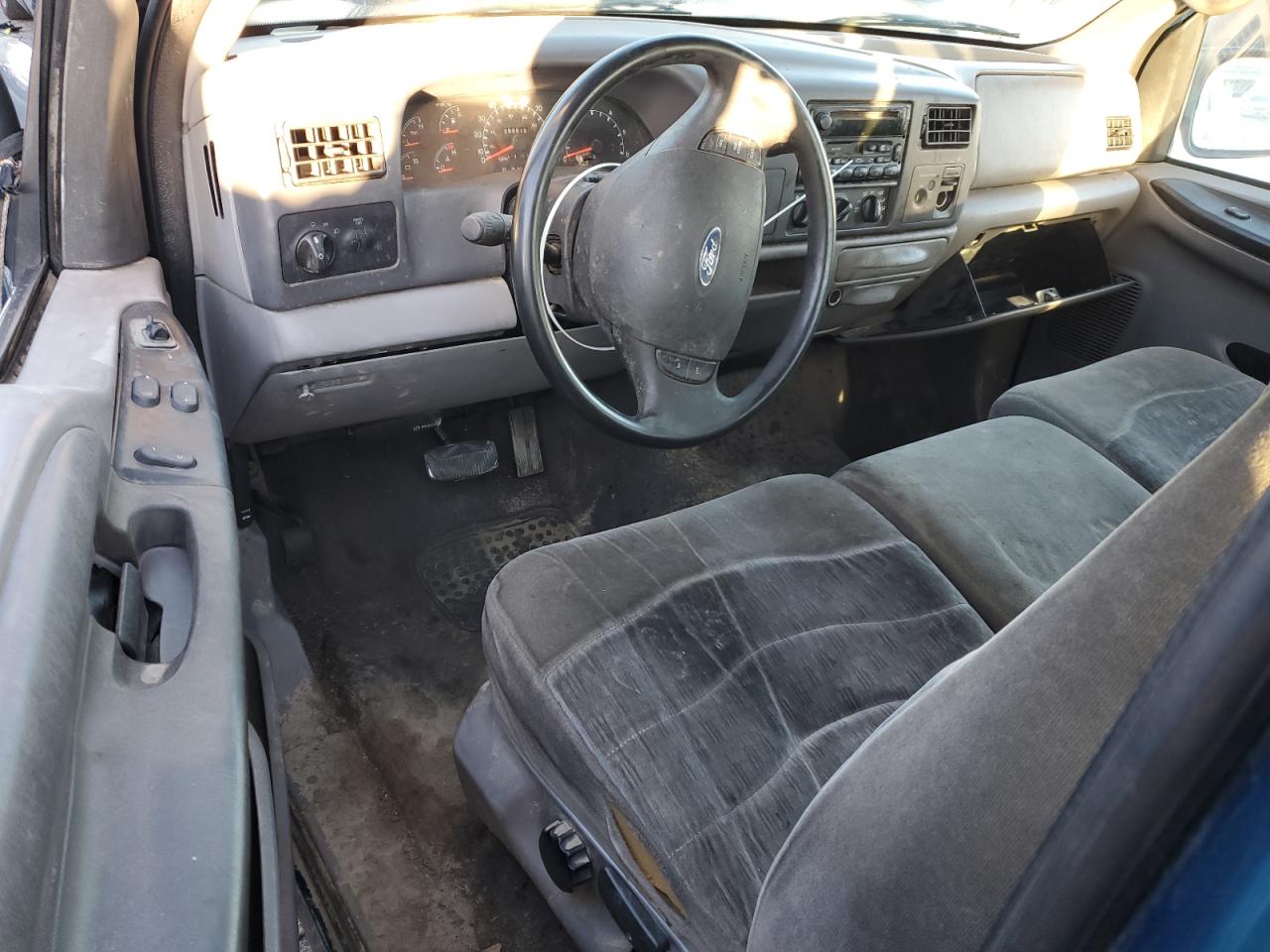 Photo 7 VIN: 1FTNX20L1YEA45129 - FORD F250 