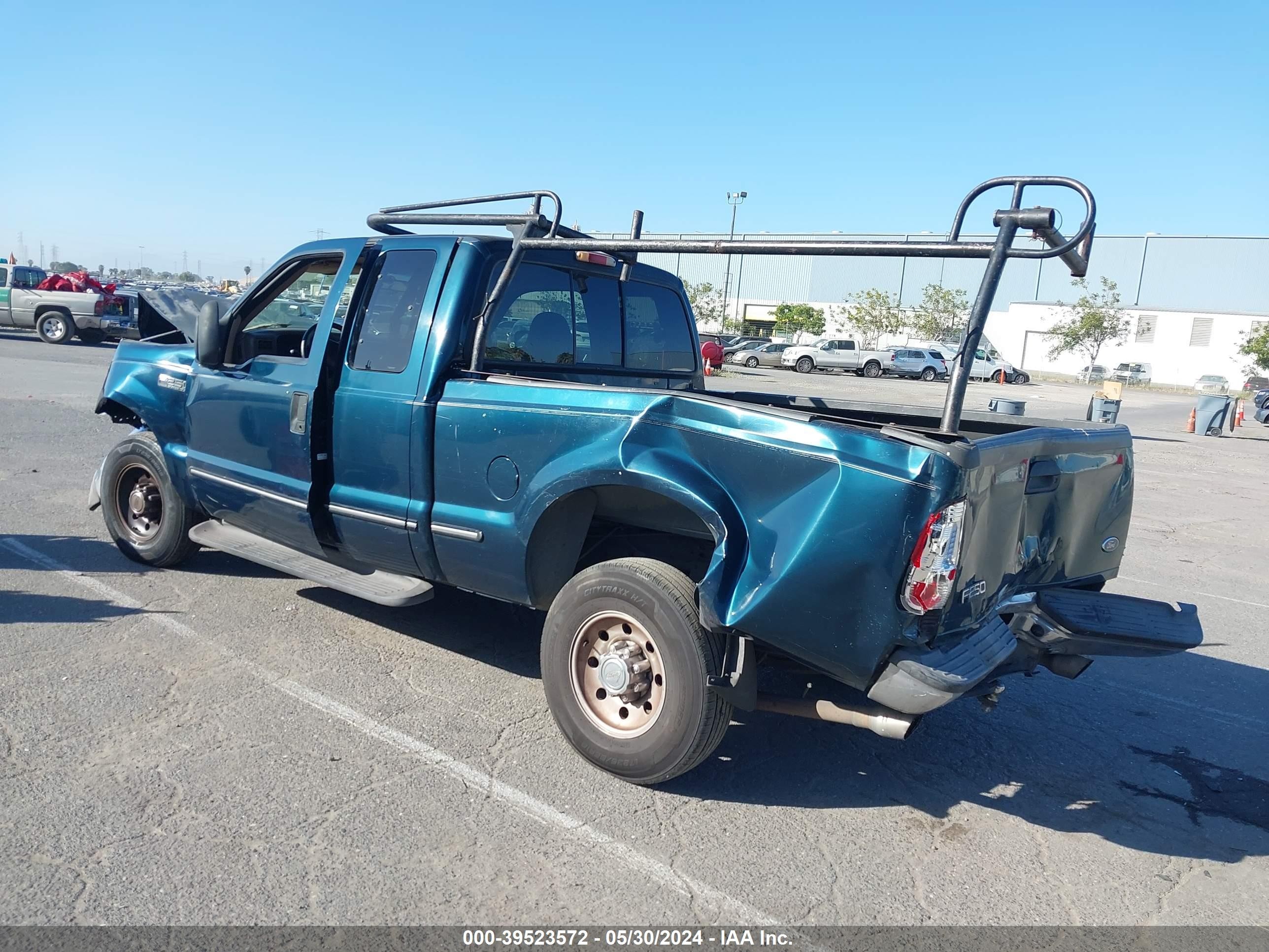 Photo 2 VIN: 1FTNX20L4XEA89043 - FORD F250 