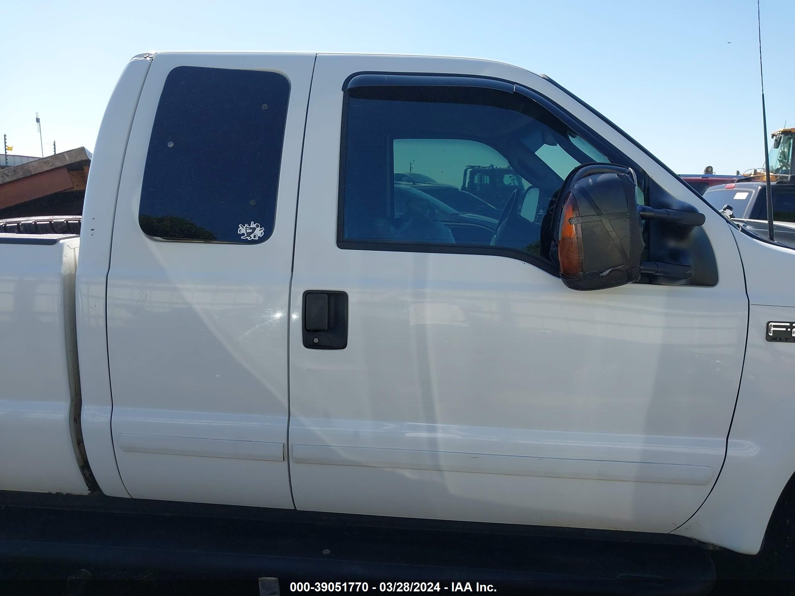 Photo 12 VIN: 1FTNX20L83EB85042 - FORD F250 