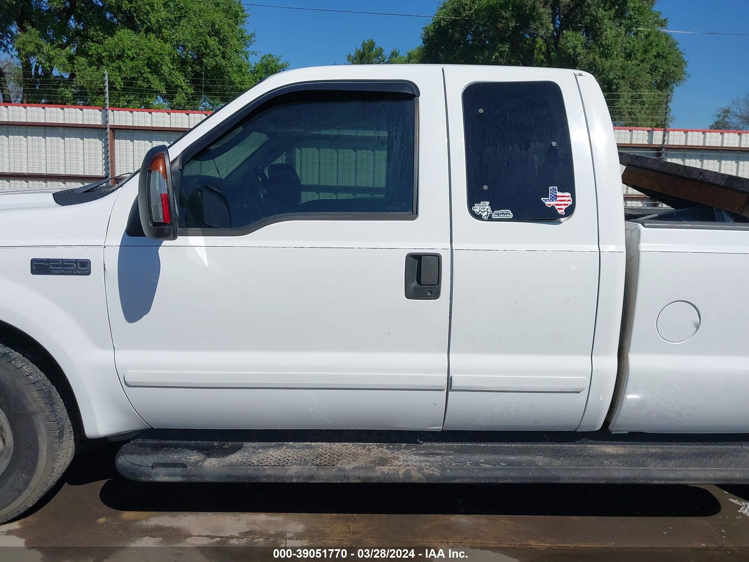 Photo 13 VIN: 1FTNX20L83EB85042 - FORD F250 