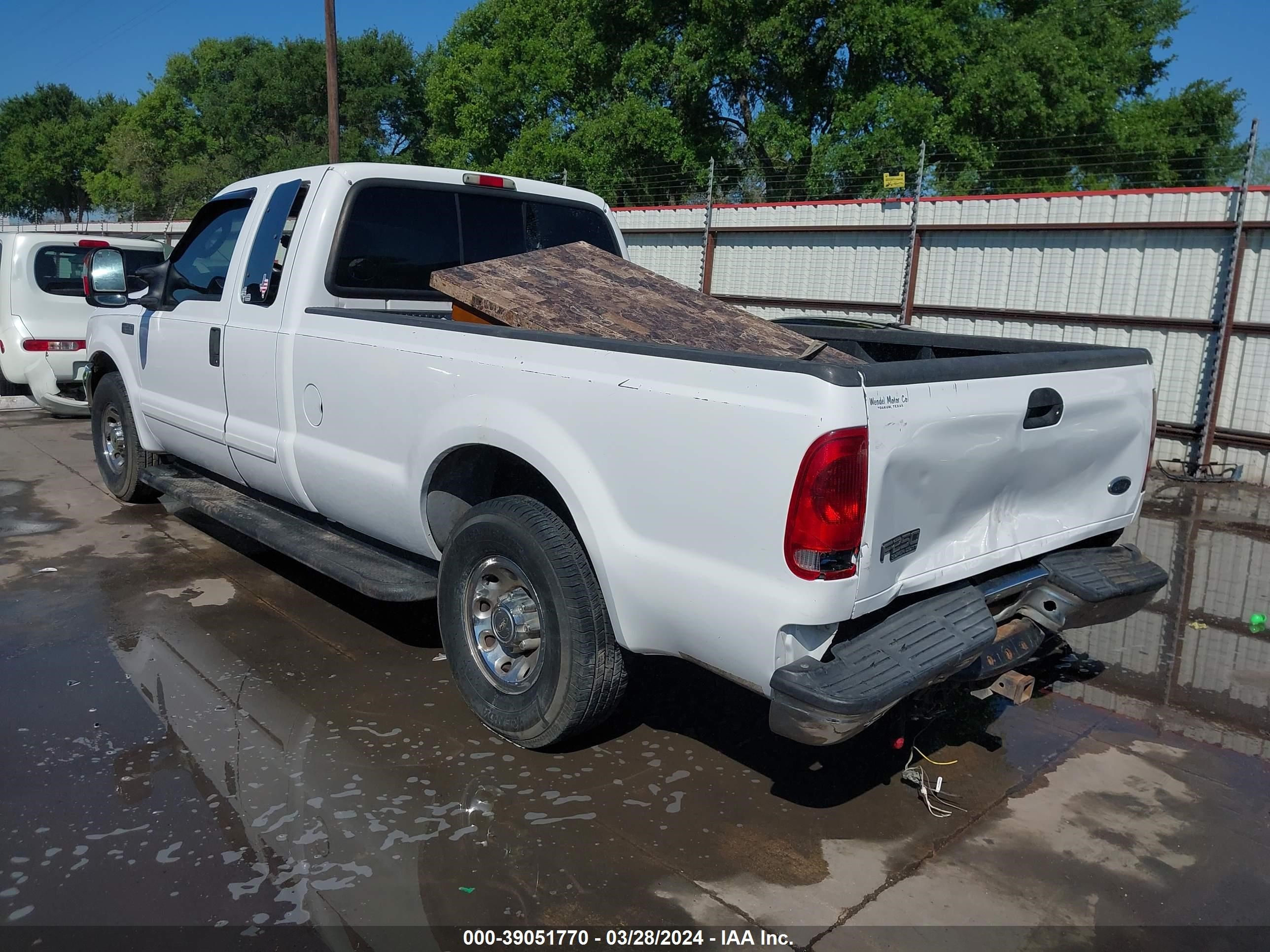 Photo 2 VIN: 1FTNX20L83EB85042 - FORD F250 