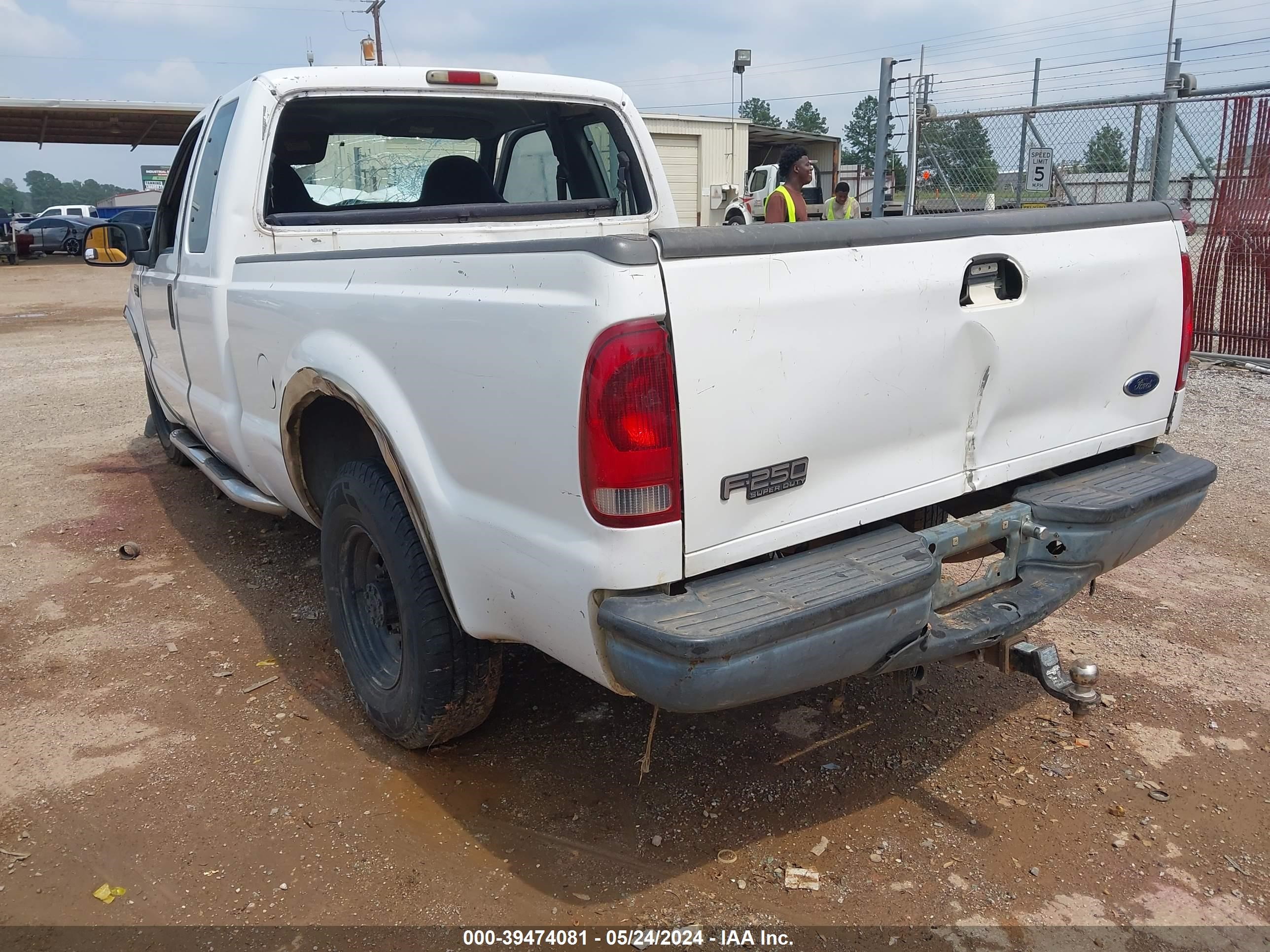 Photo 2 VIN: 1FTNX20LX1EC00010 - FORD F250 