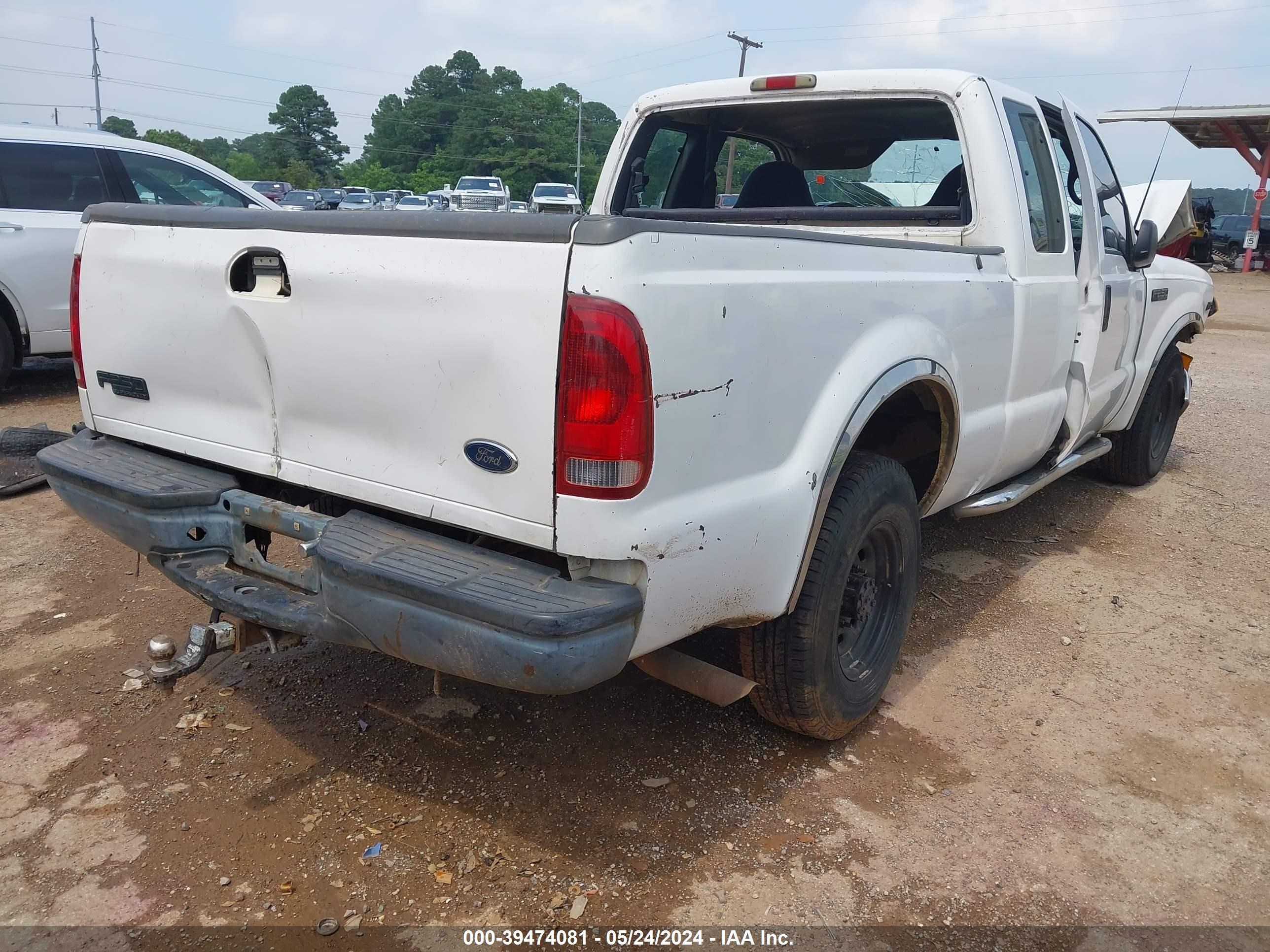 Photo 3 VIN: 1FTNX20LX1EC00010 - FORD F250 