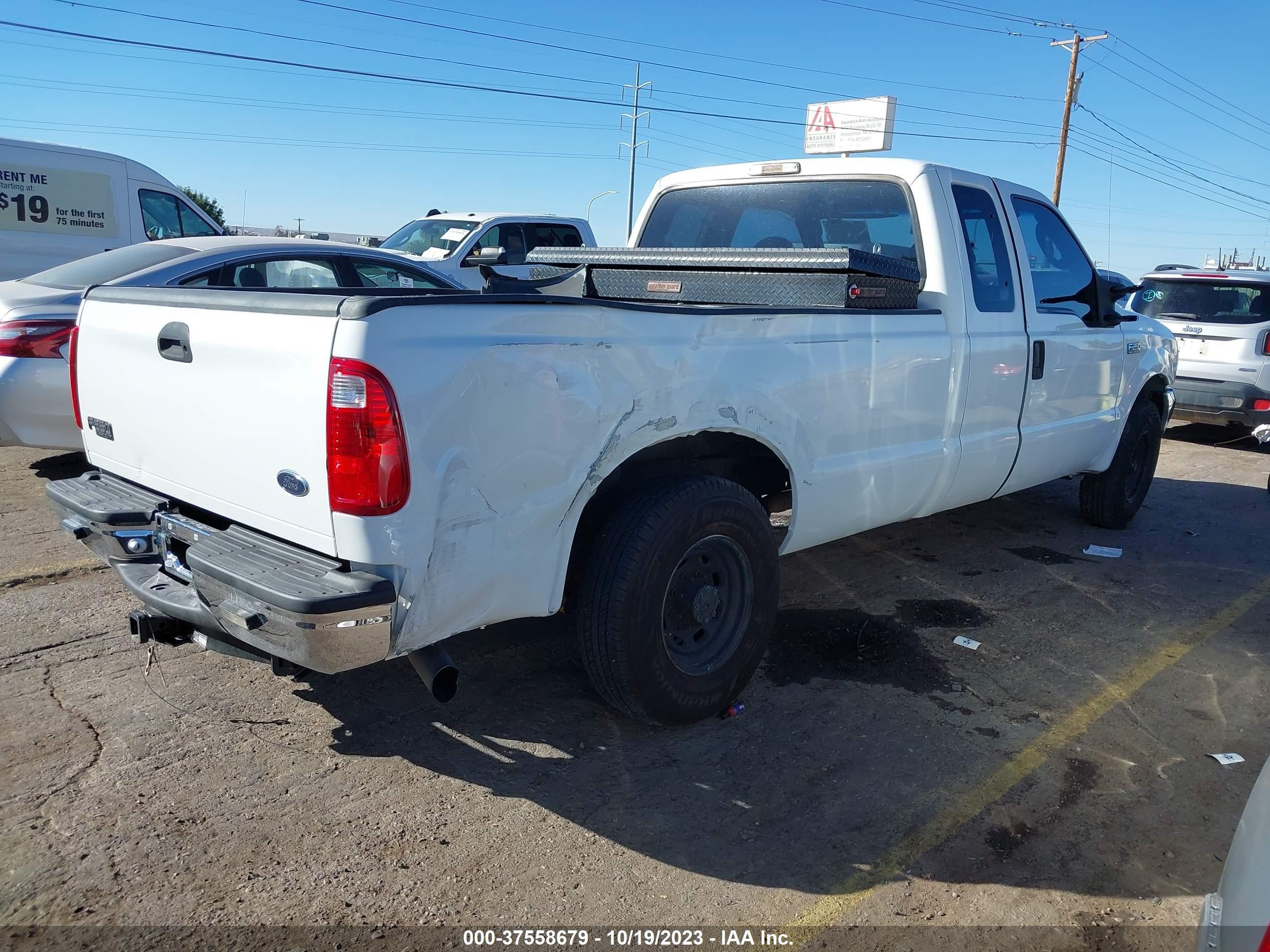 Photo 3 VIN: 1FTNX20P14ED72109 - FORD F250 