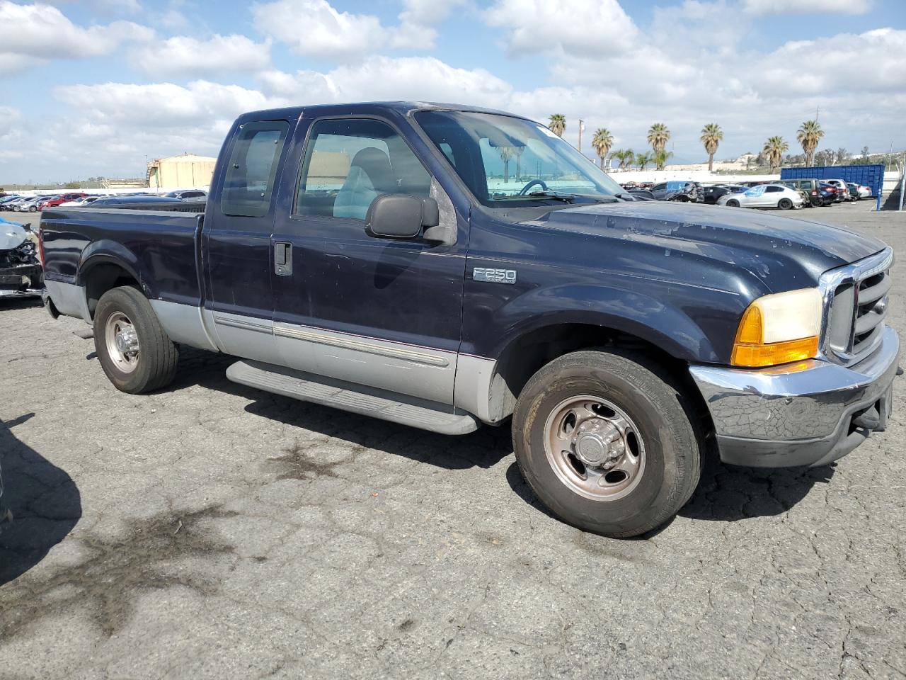 Photo 3 VIN: 1FTNX20S1YEA20514 - FORD F250 