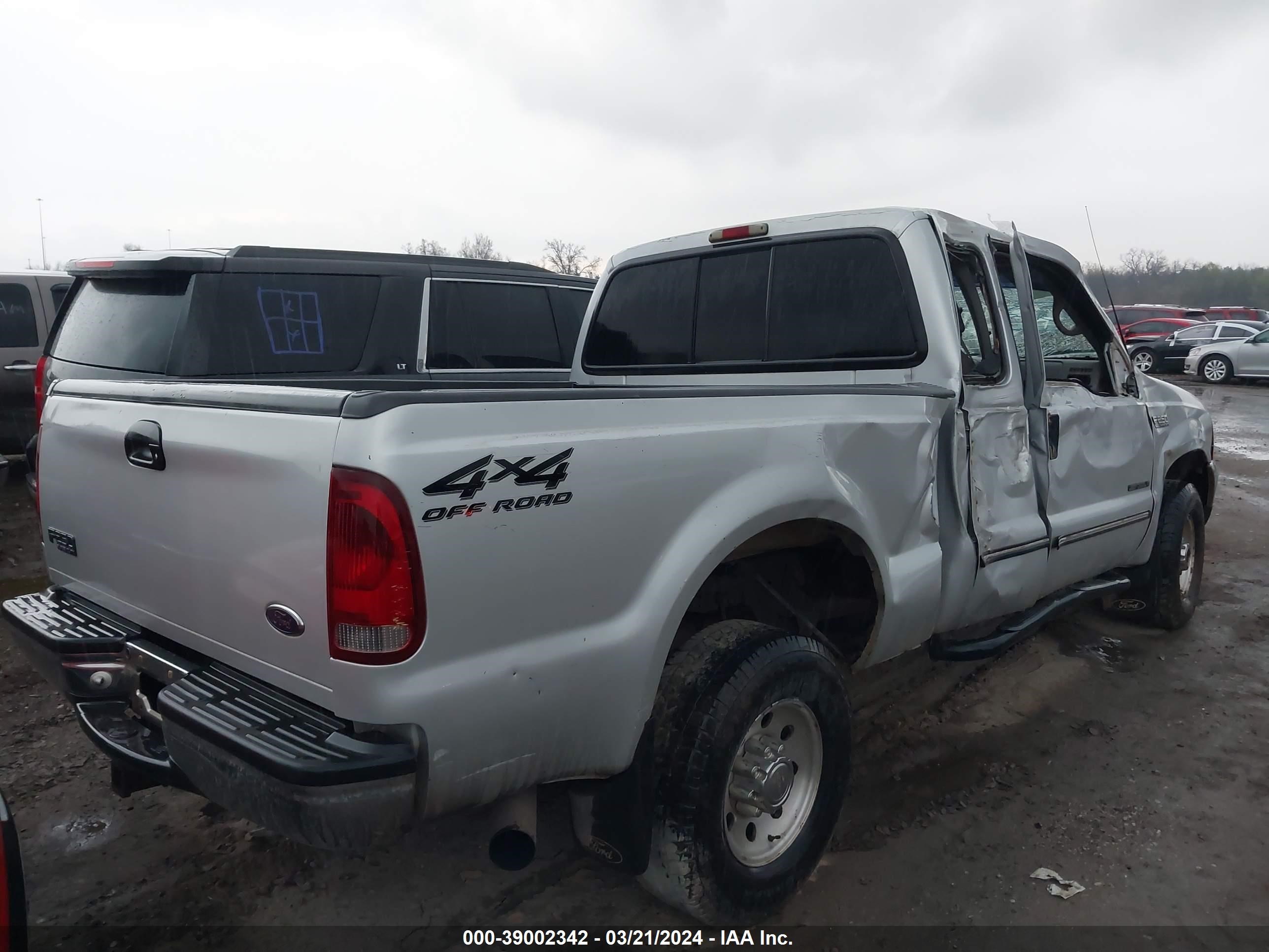 Photo 3 VIN: 1FTNX21F1YED69707 - FORD F250 