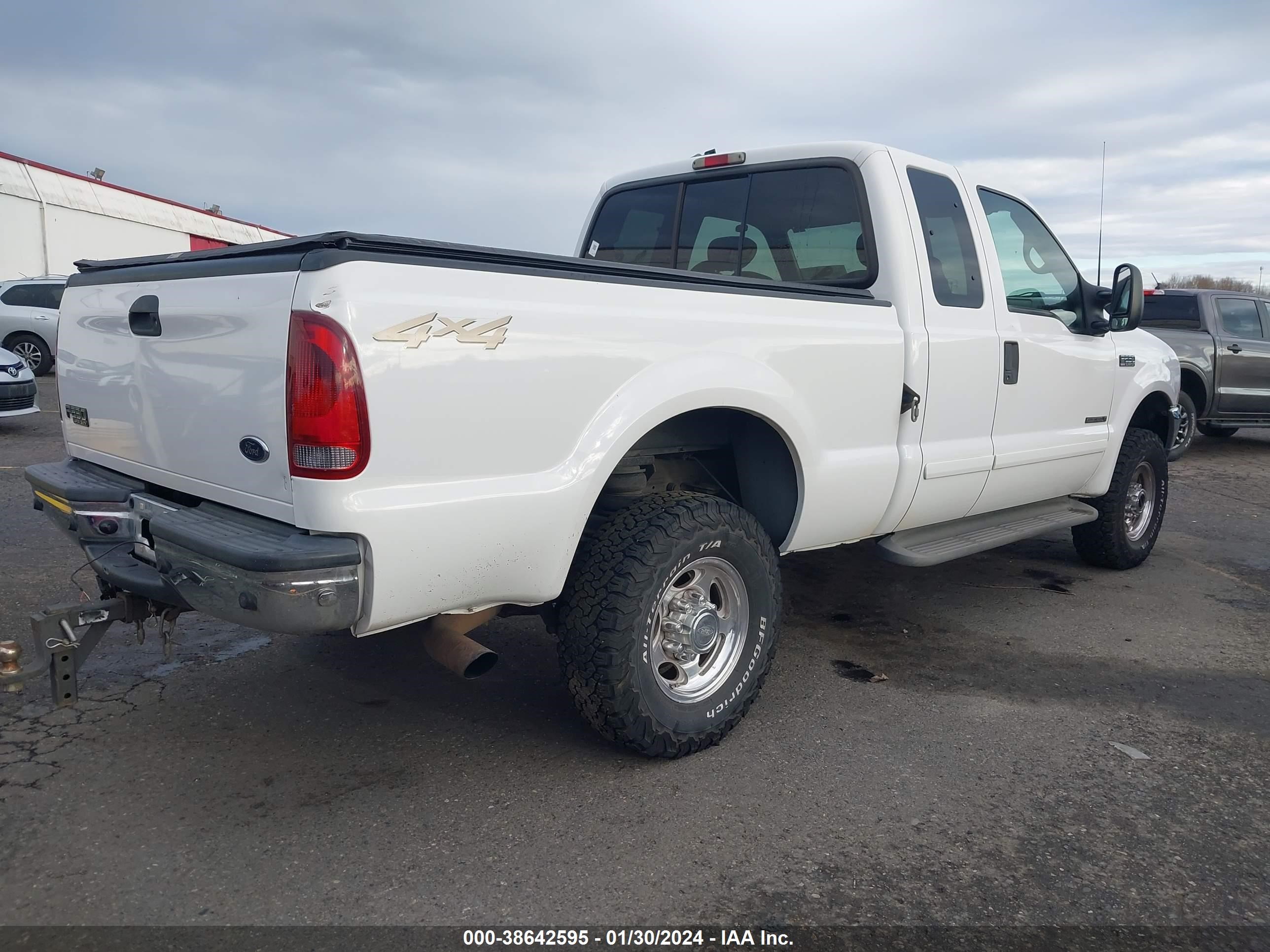 Photo 3 VIN: 1FTNX21F32ED06440 - FORD F250 